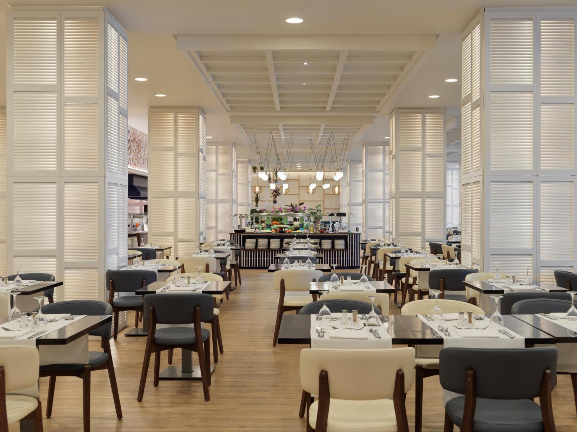 H10 Palace Hotel 4*
