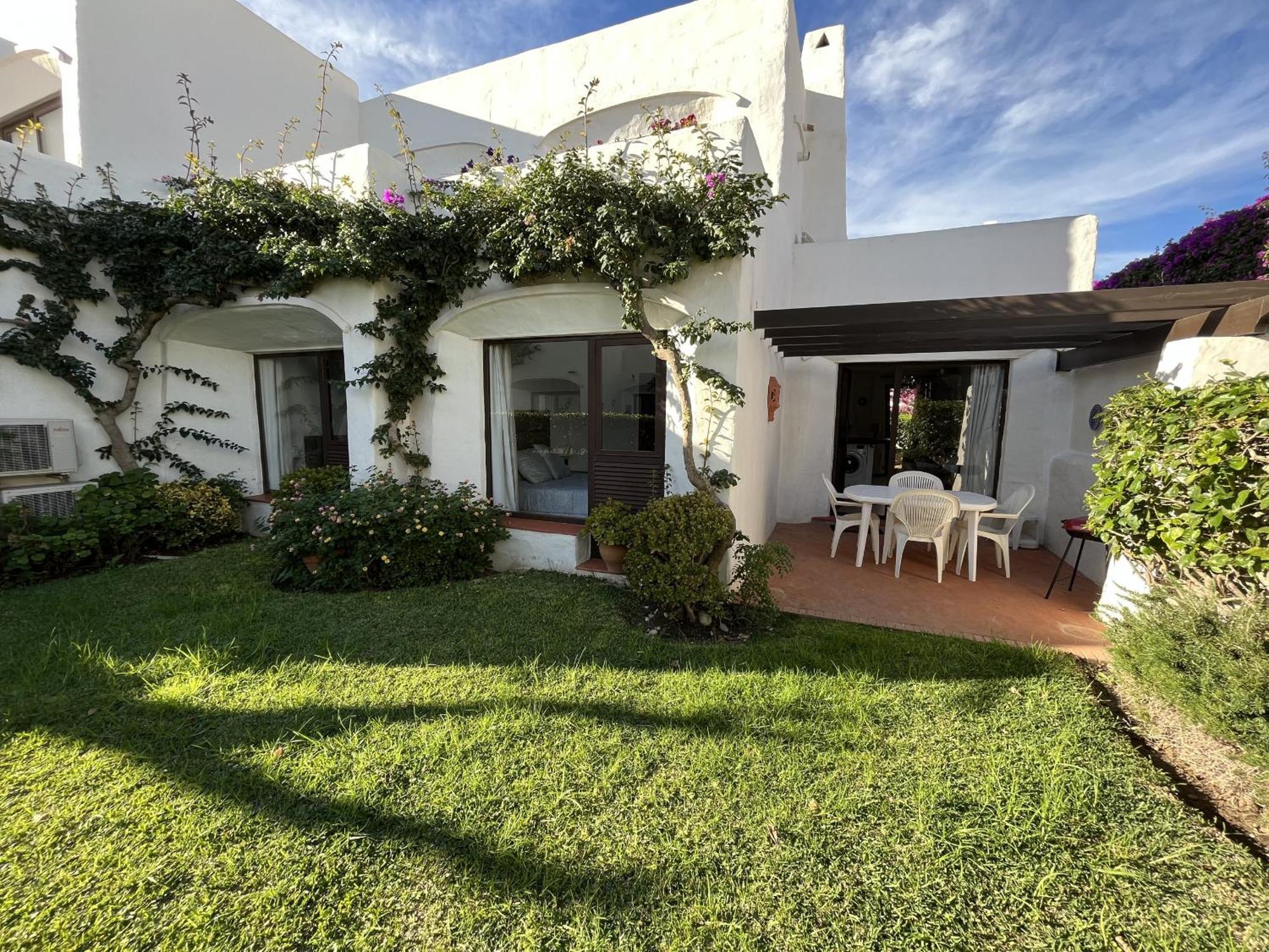- Playa - 2 Con Amplio Jardin Al Lado Del Mar Ev1