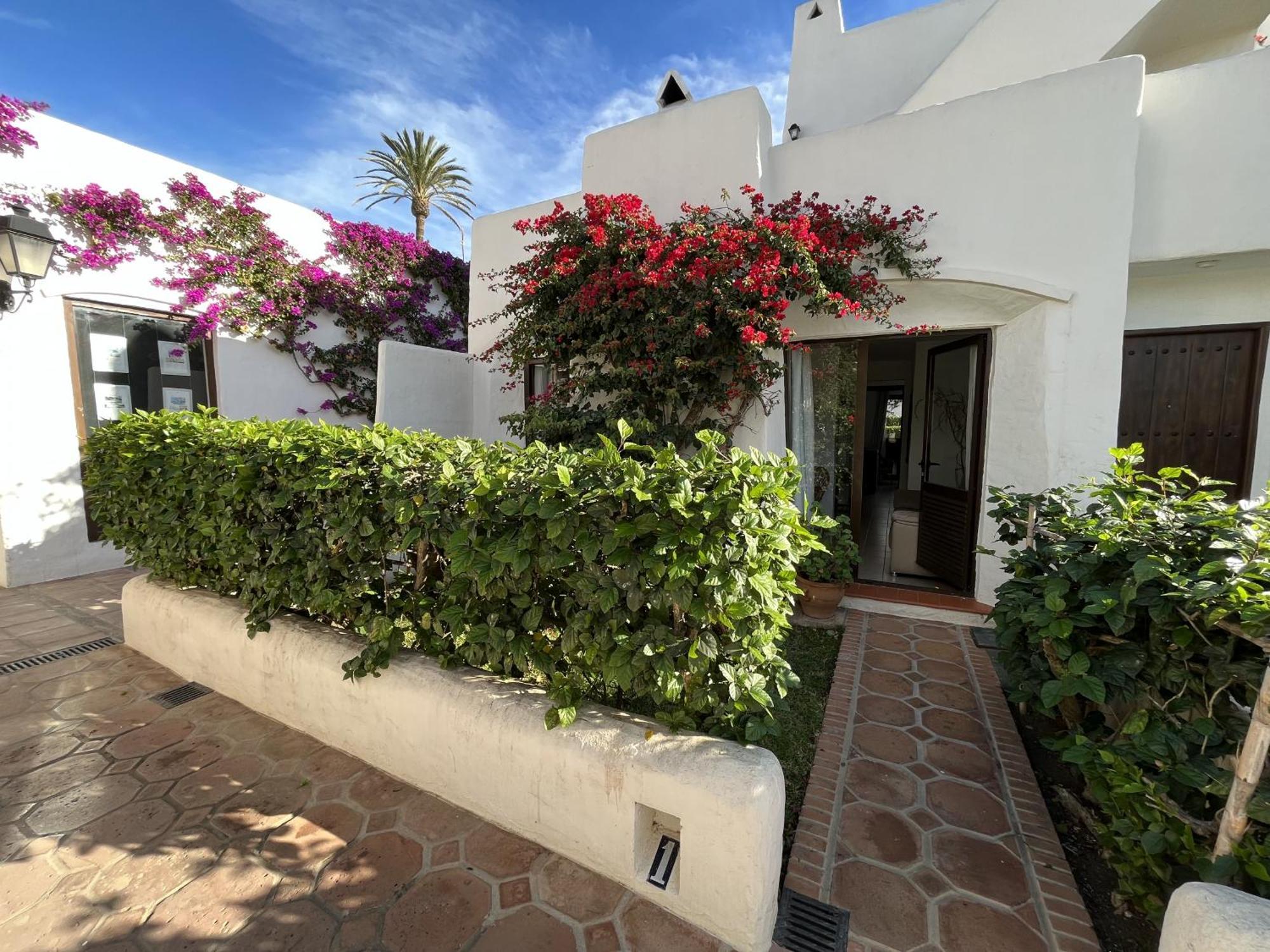 - Playa - 2 Con Amplio Jardin Al Lado Del Mar Ev1 Apartment *