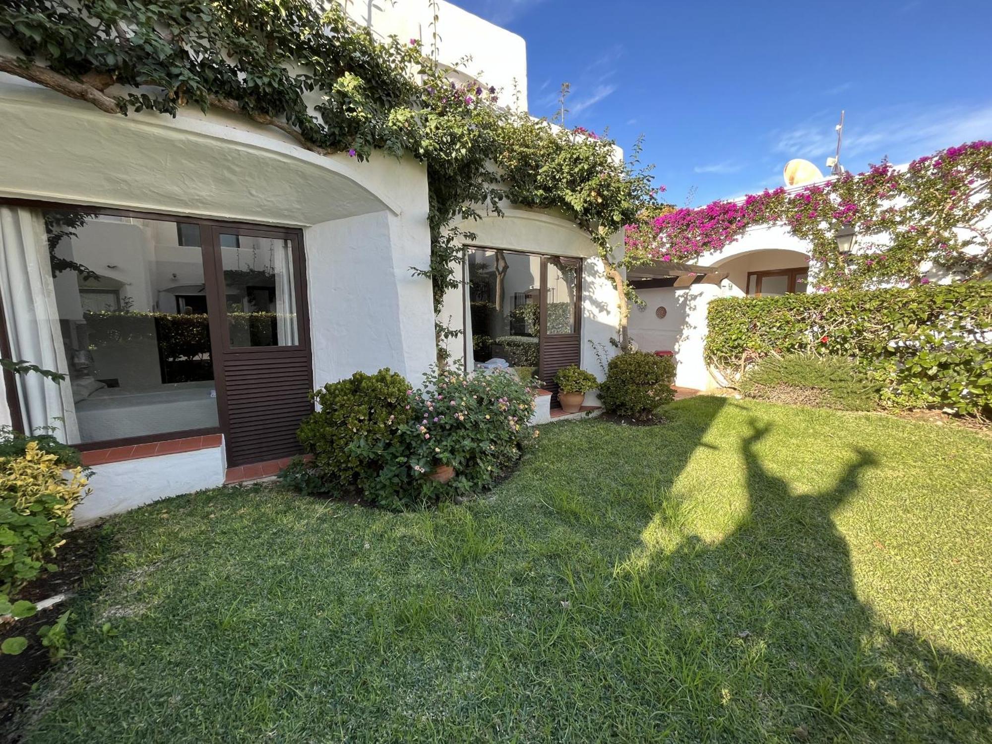 - Playa - 2 Con Amplio Jardin Al Lado Del Mar Ev1 Apartment Estepona