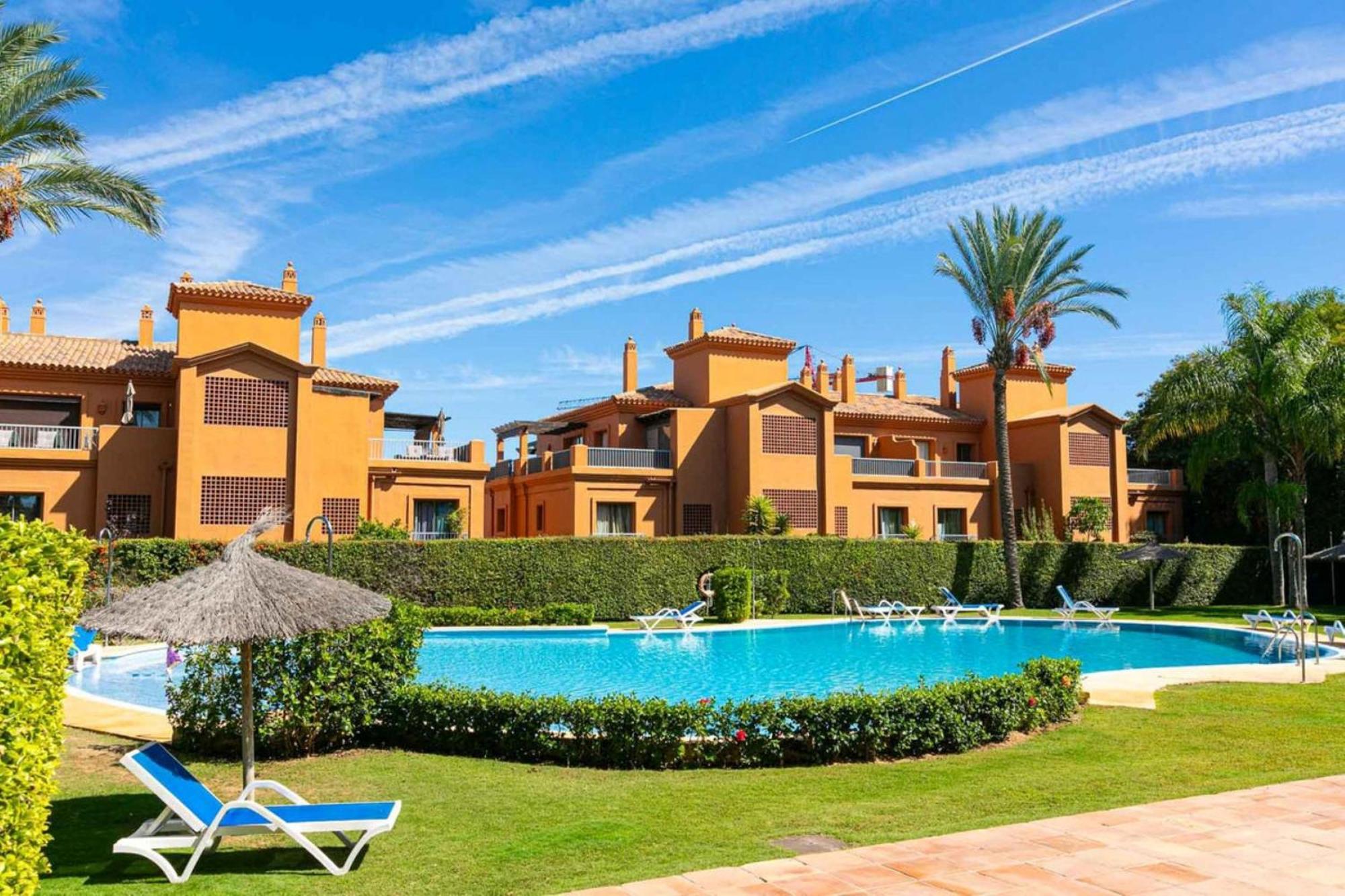 Luxury Ground Floor With Facilities Apartment Estepona