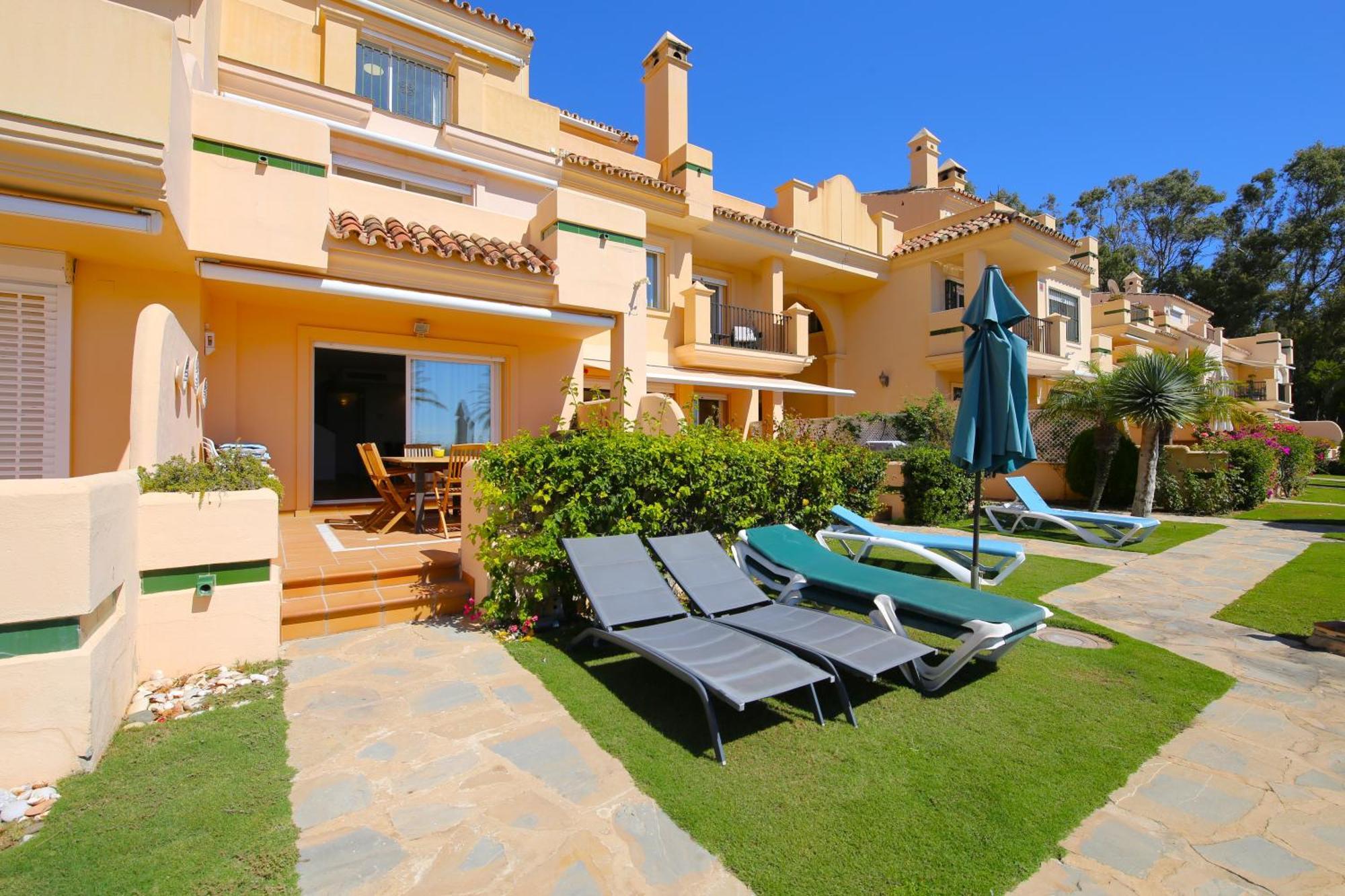 Holiday home East Beachfront Townhouse Lunimar Estepona