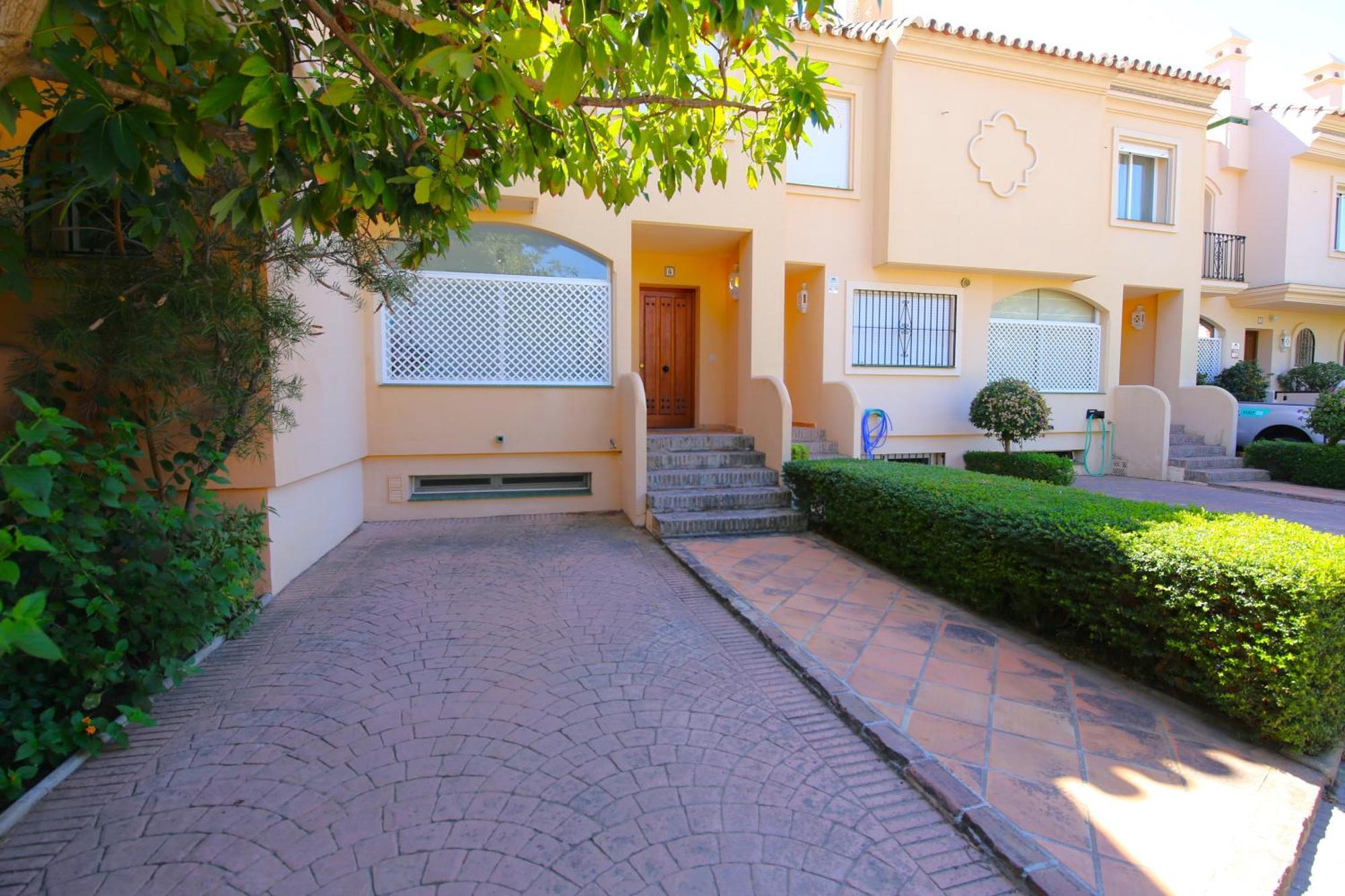 East Beachfront Townhouse Lunimar Holiday home Estepona