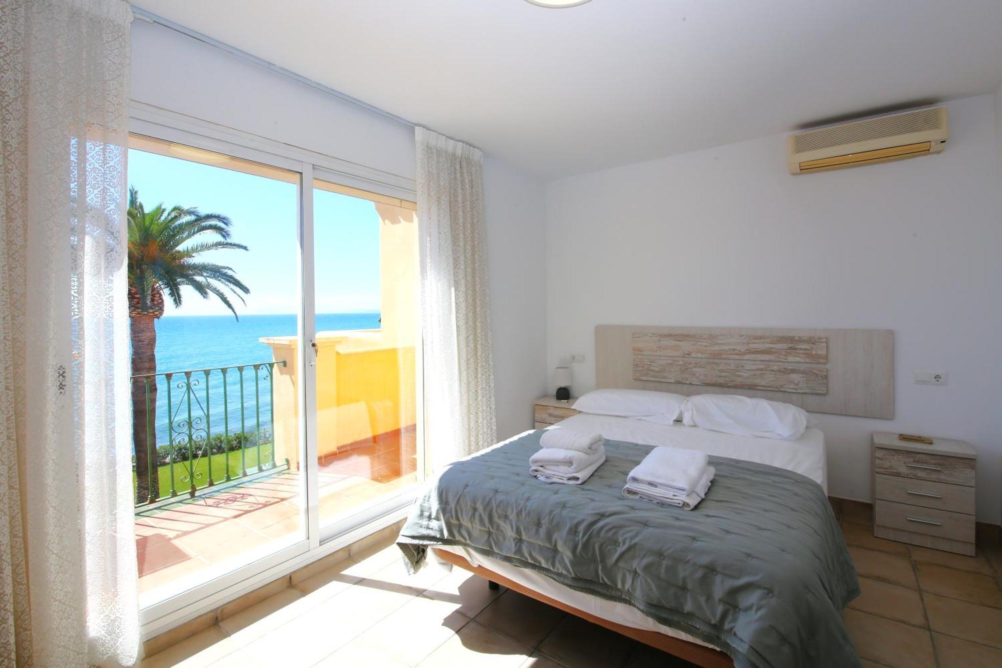 Holiday home East Beachfront Townhouse Lunimar Estepona