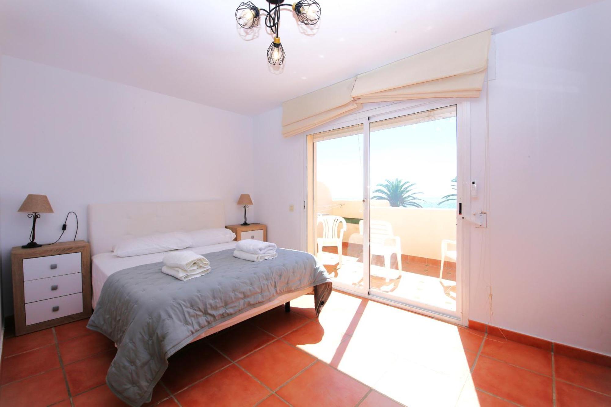 East Beachfront Townhouse Lunimar * Estepona