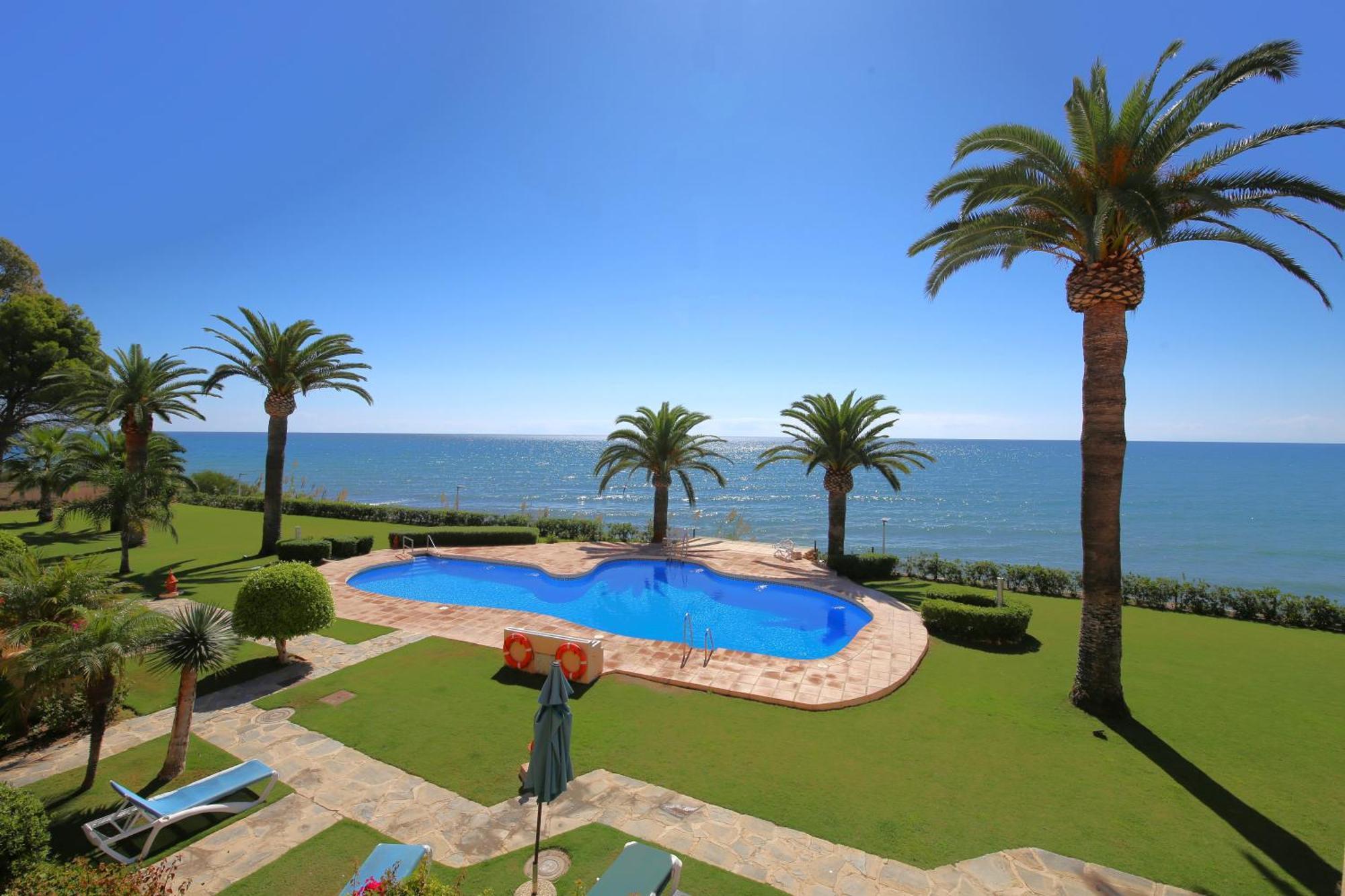 Holiday home East Beachfront Townhouse Lunimar