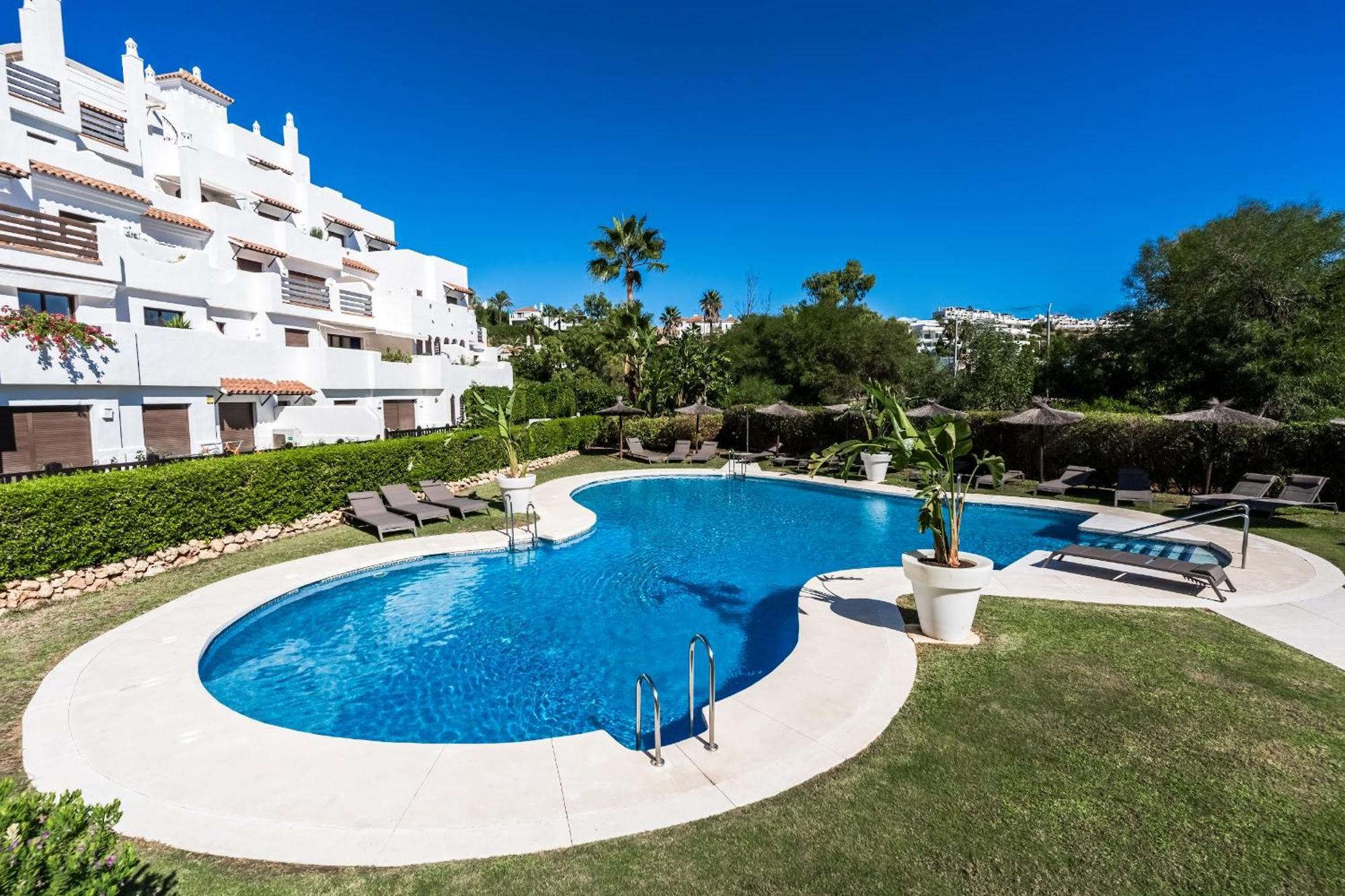 Apartamento Prachtig Met Uitzicht Op Het Zwembad Estepona