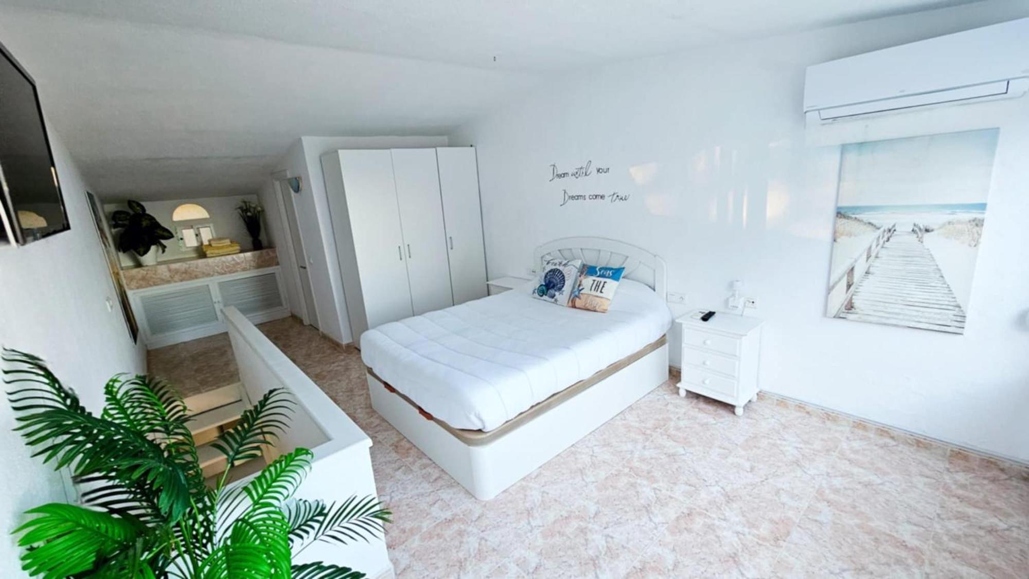 Duplex Con Bellas Vistas Al Mar, A Pasos De La Playa Apartment Estepona