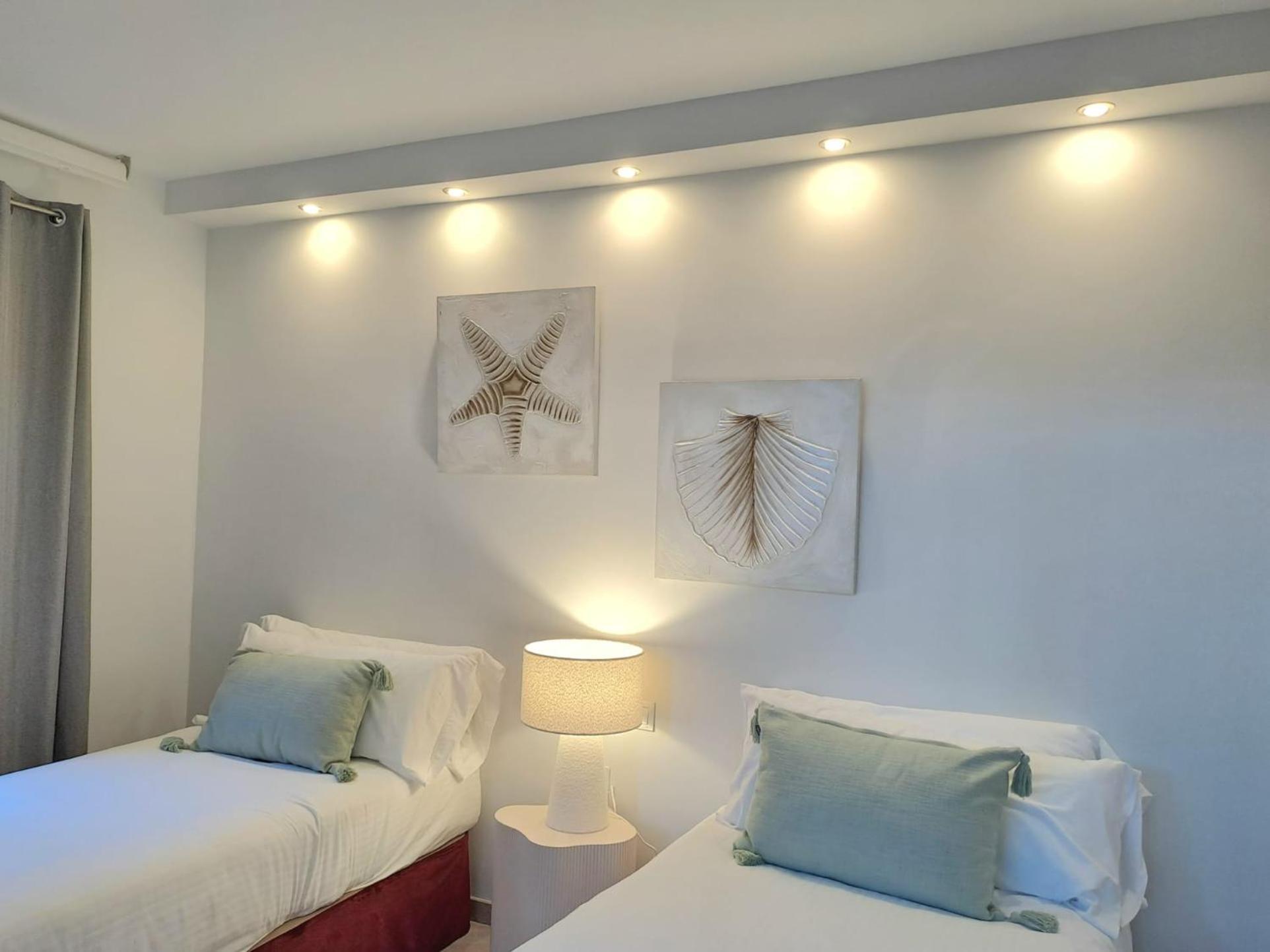 Noctua Playa 028 * Estepona