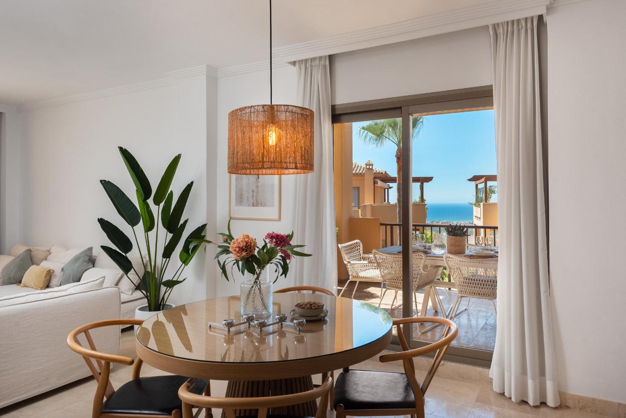 Elegant 3-bedroom With Incredible Sea Views * Estepona