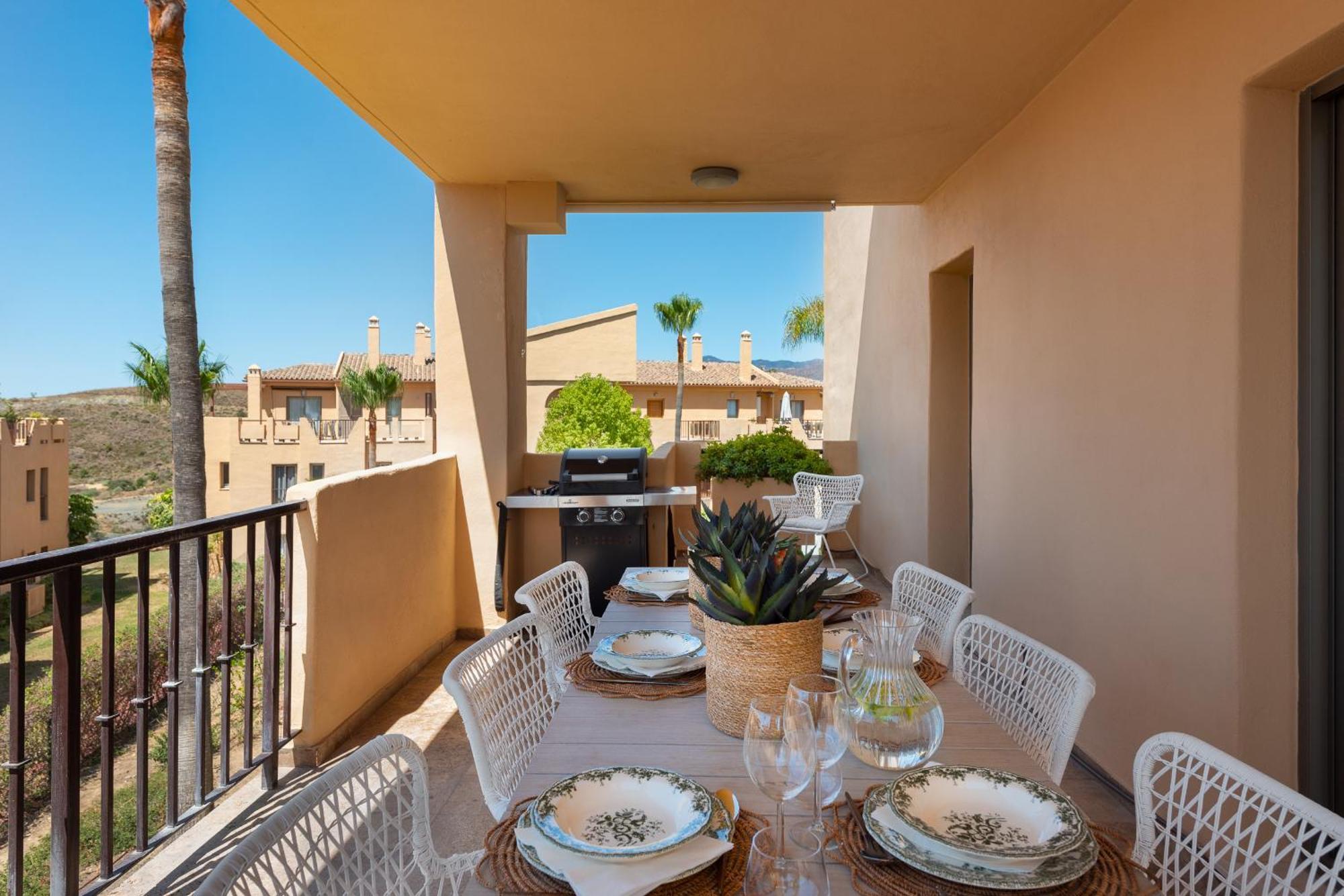 Apartment Elegant 3-bedroom With Incredible Sea Views *