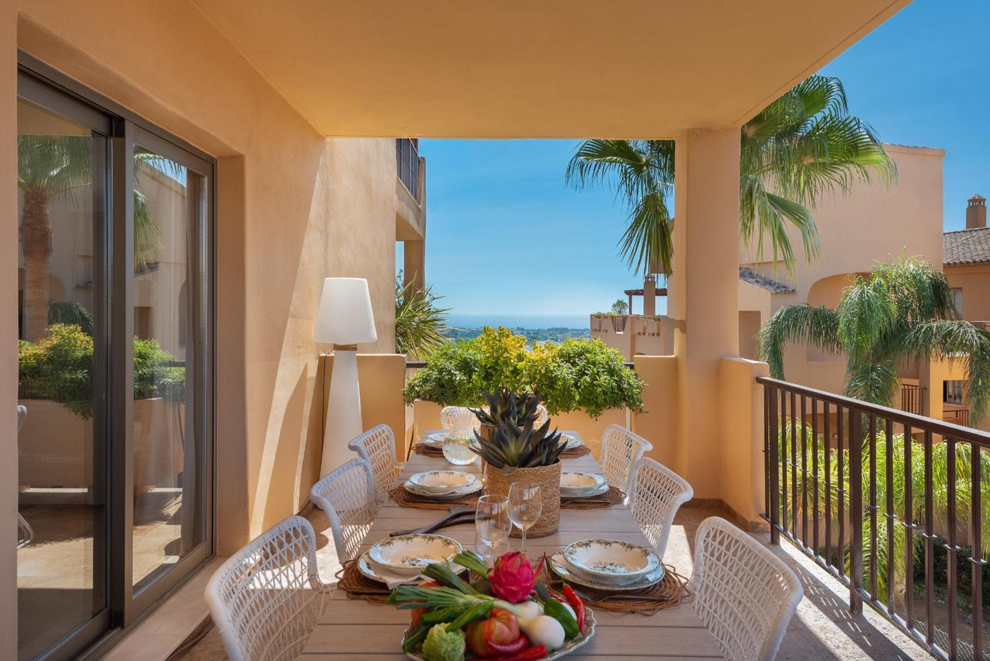 Elegant 3-bedroom With Incredible Sea Views
