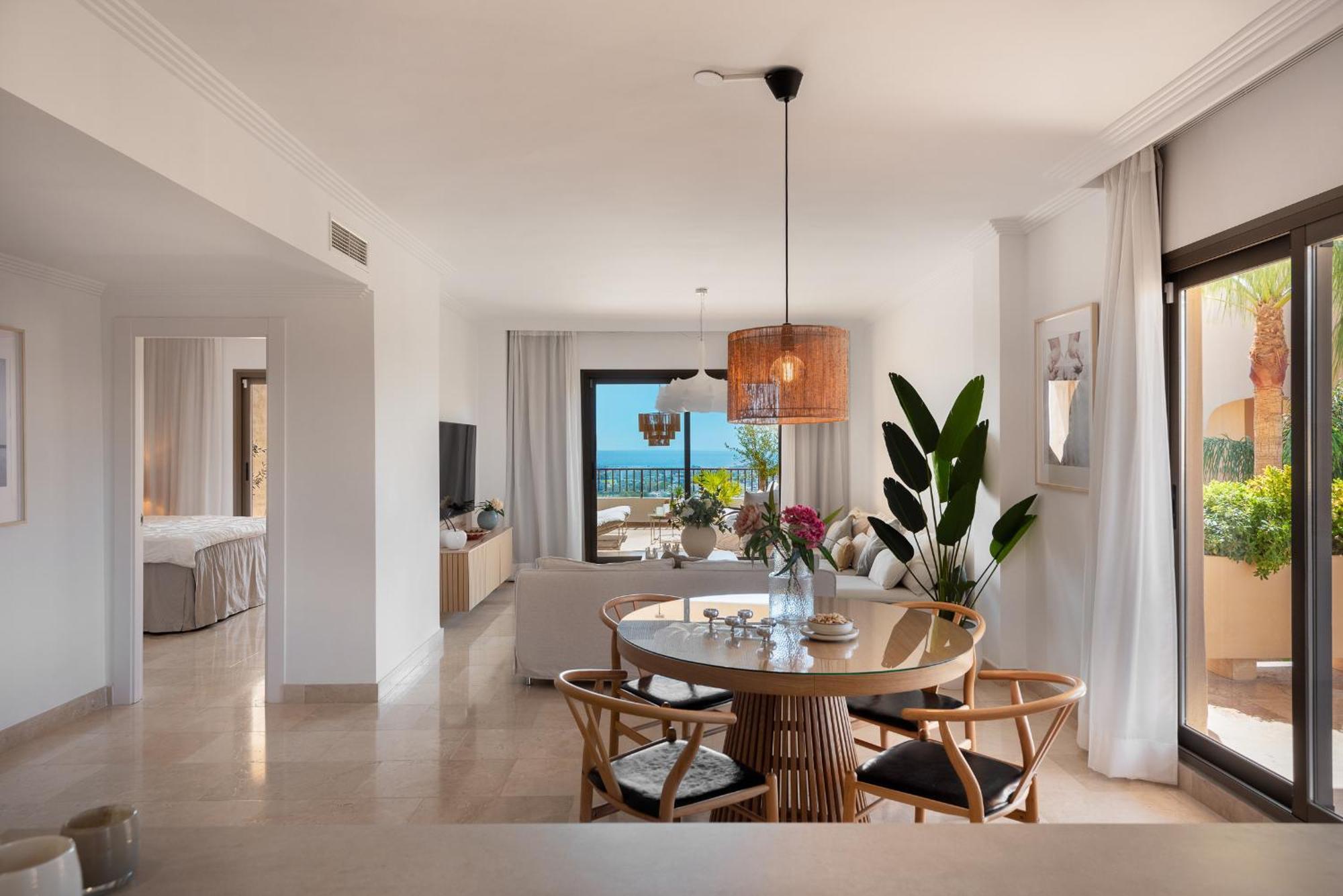 Apartment Elegant 3-bedroom With Incredible Sea Views *