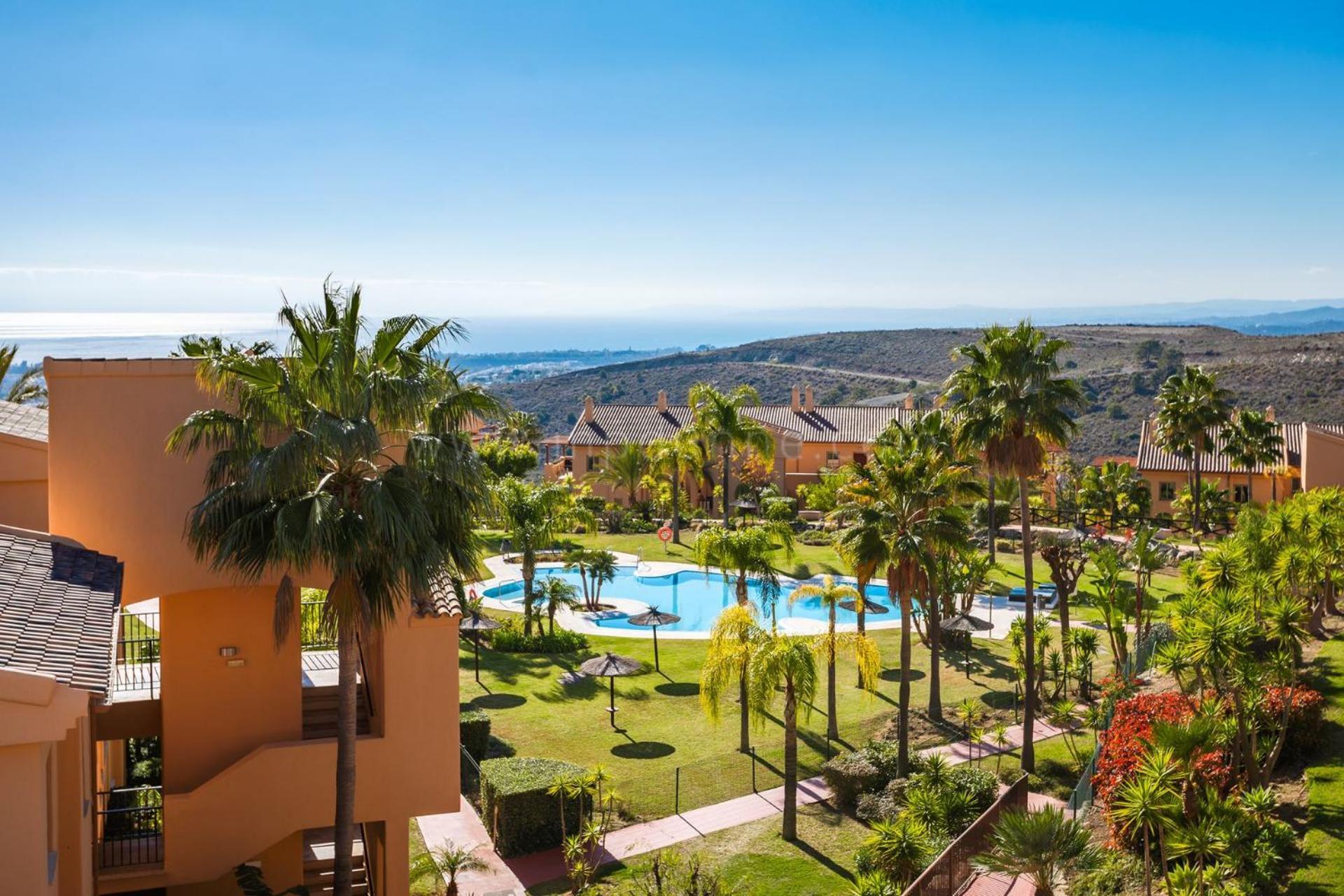 Sea And Mountain View With 4 Pools Apartamento *