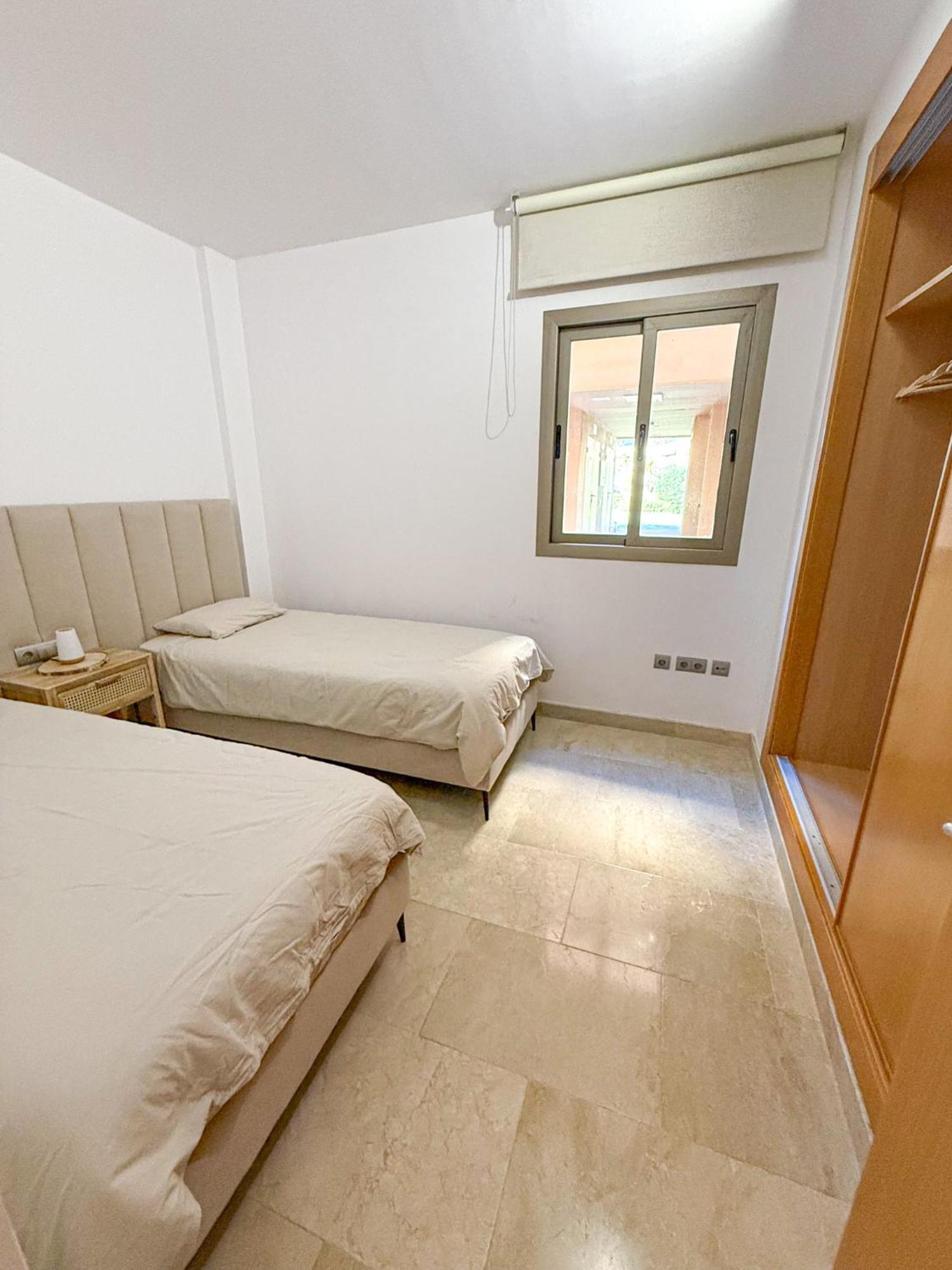 Sea And Mountain View With 4 Pools Apartamento