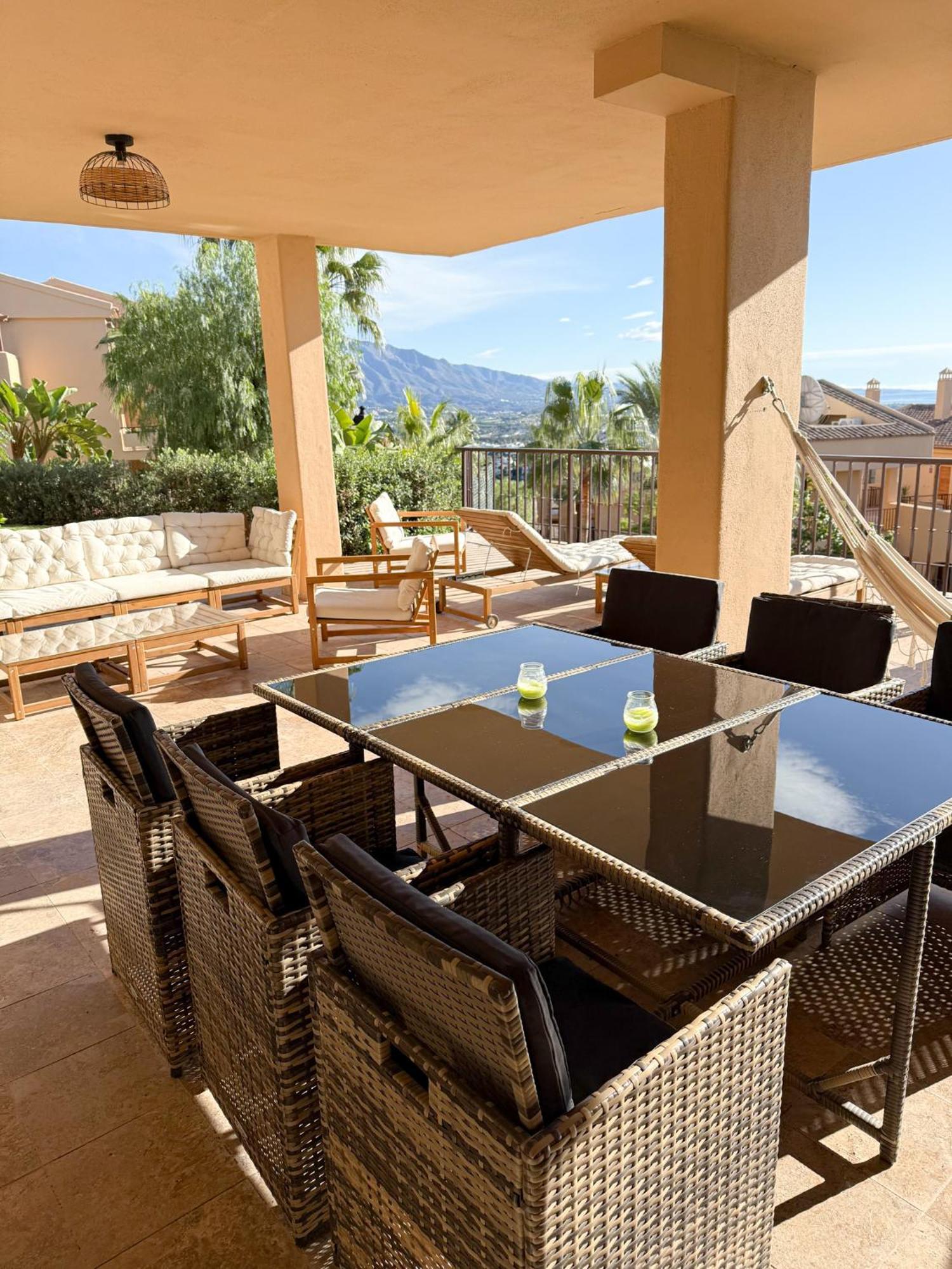 Sea And Mountain View With 4 Pools Apartamento Estepona