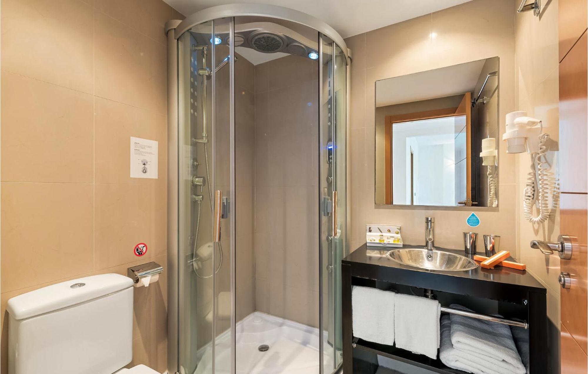 3 Bedroom Beautiful In *