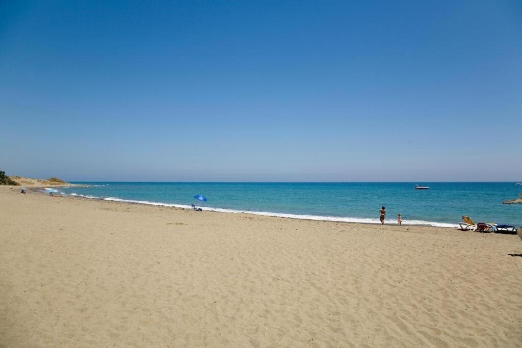 Precioso De Planta Baja En Salinas, Estepona