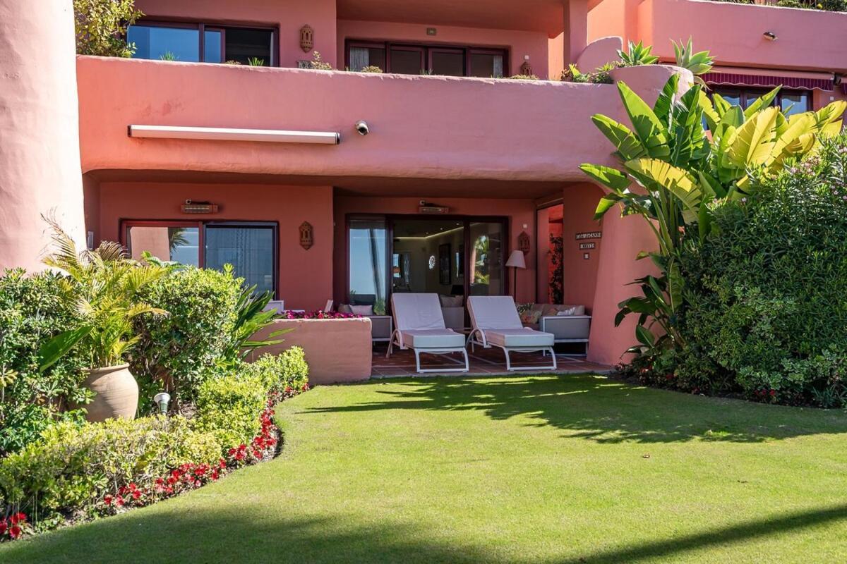 Frontline Luxury Ground Floor Apartment *