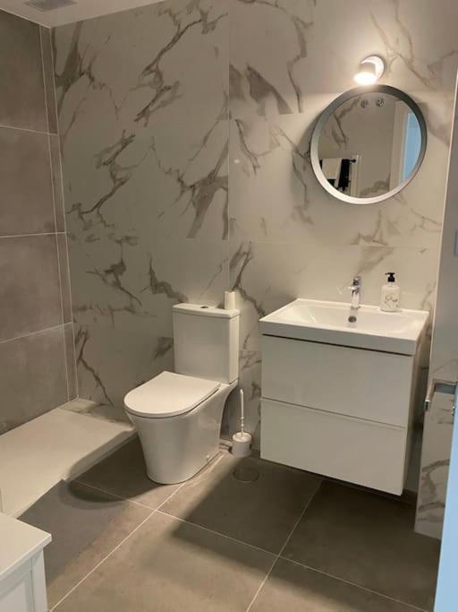 Apartment Modern 1 Bed In Port & Pool *