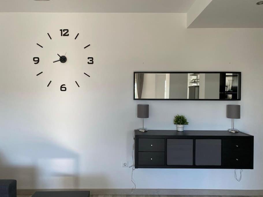 Apartment Modern 1 Bed In Port & Pool