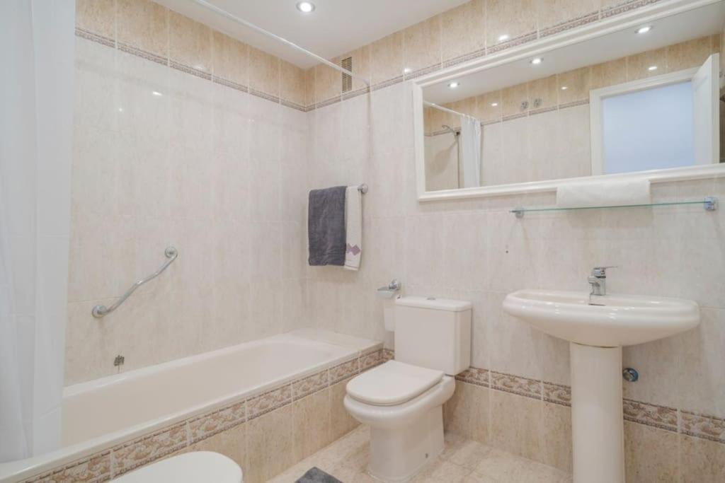 2 Bed Sea View Perfect Location Apartment Estepona