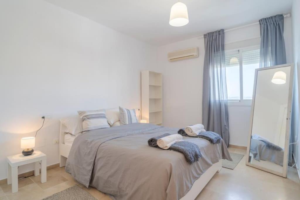 Apartment 2 Bed Sea View Perfect Location Estepona