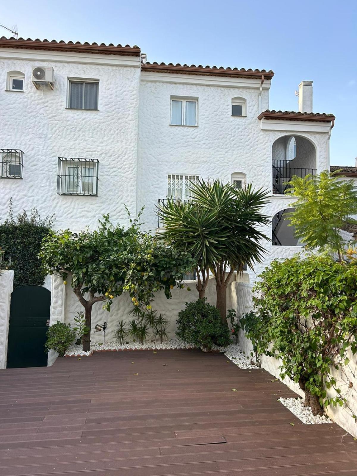 Holiday home The Lemon House