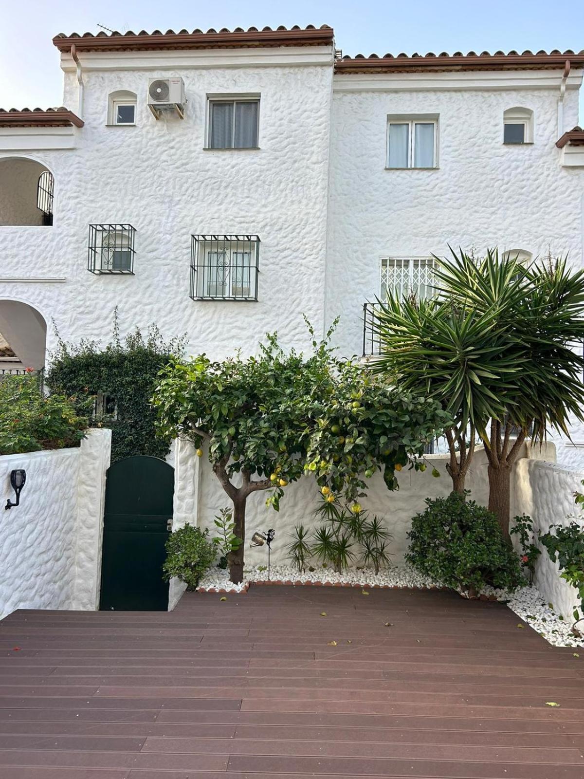 Holiday home The Lemon House