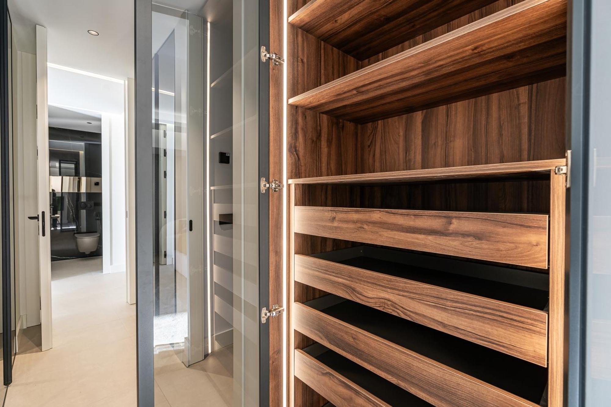 Ground Floor Luxurious Apartment *