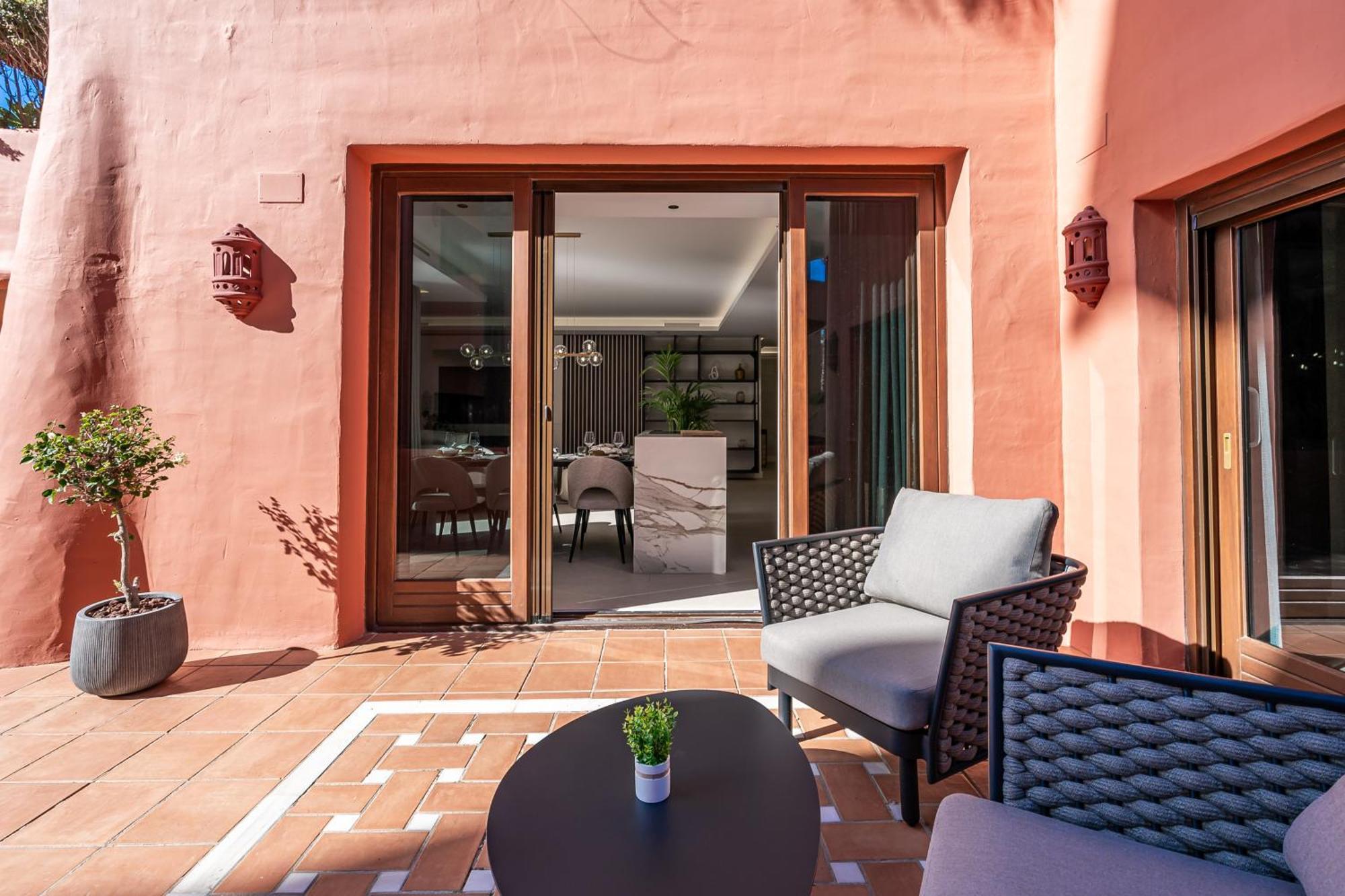 Ground Floor Luxurious Apartment Estepona