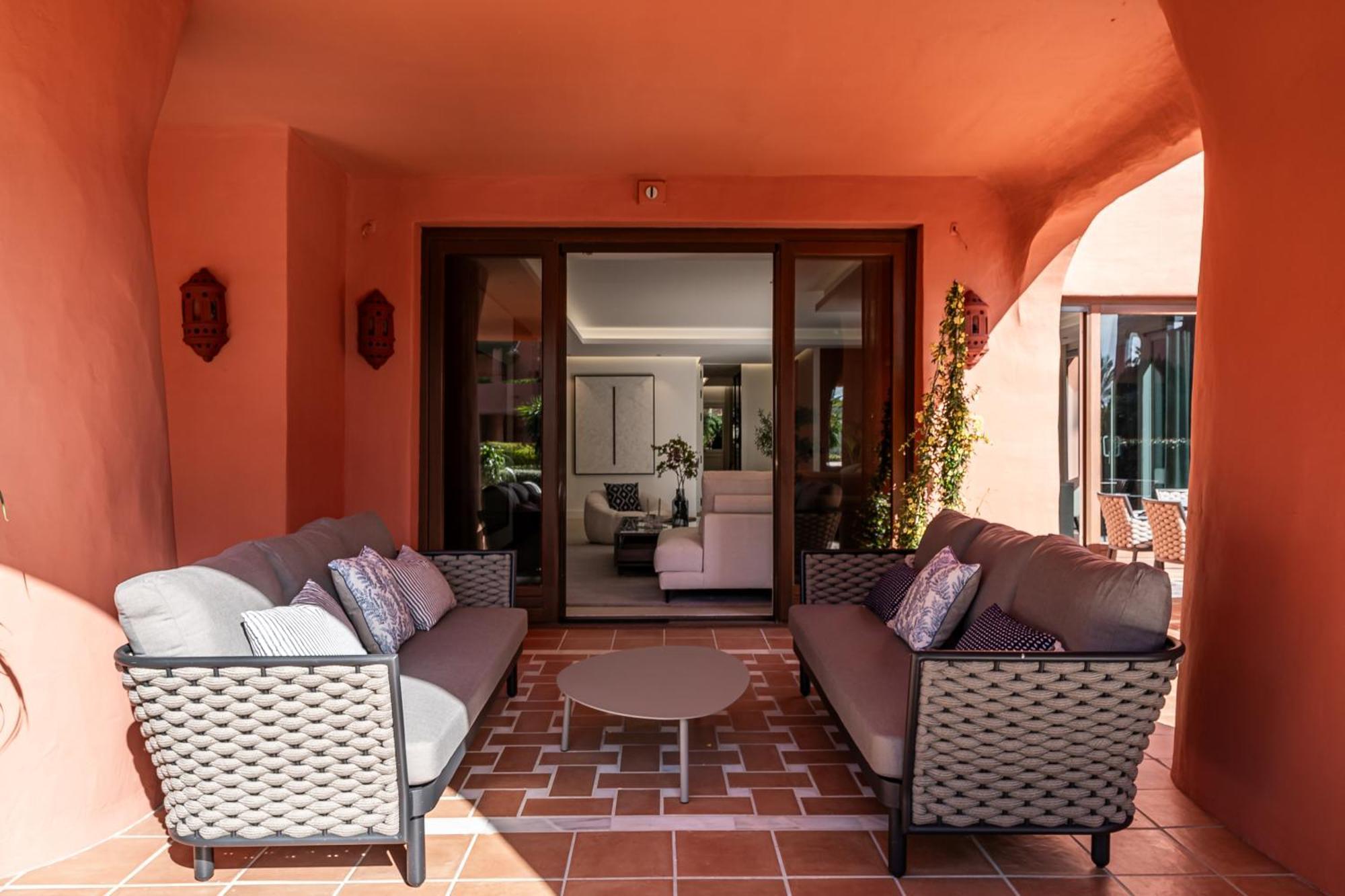 Ground Floor Luxurious Apartment *