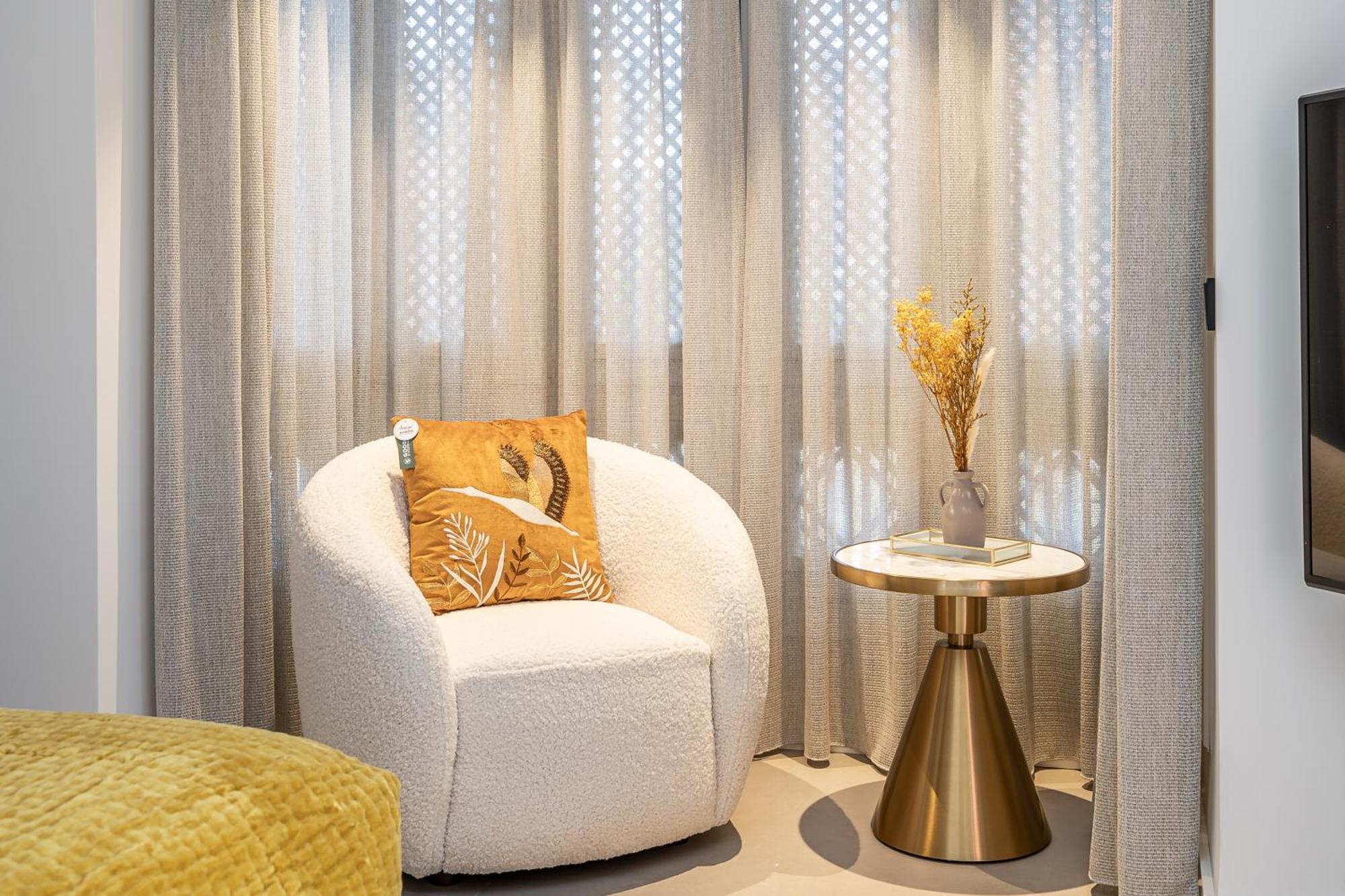 Ground Floor Luxurious Apartment *