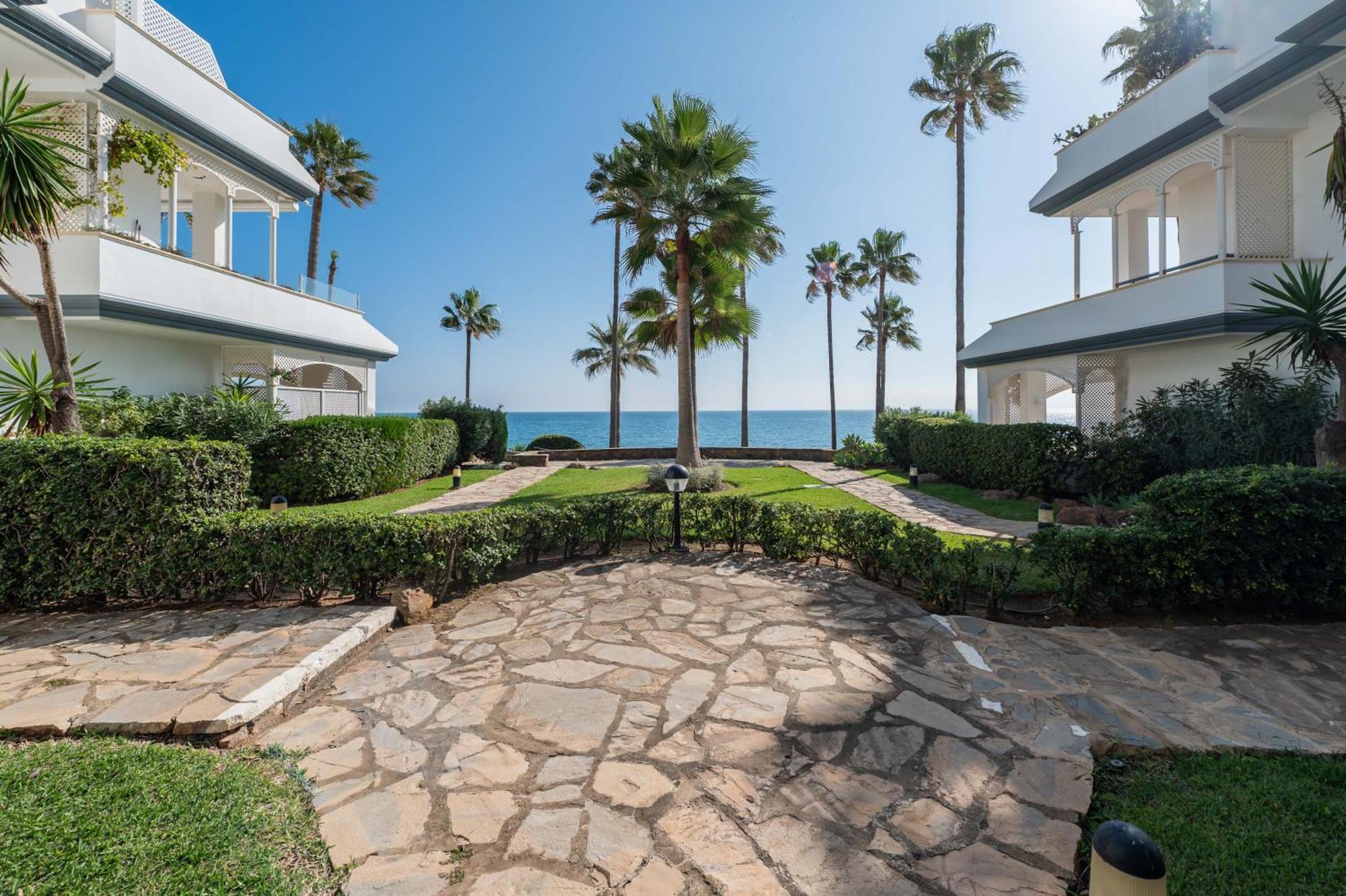 Apartment Dominion Beach Apartment *