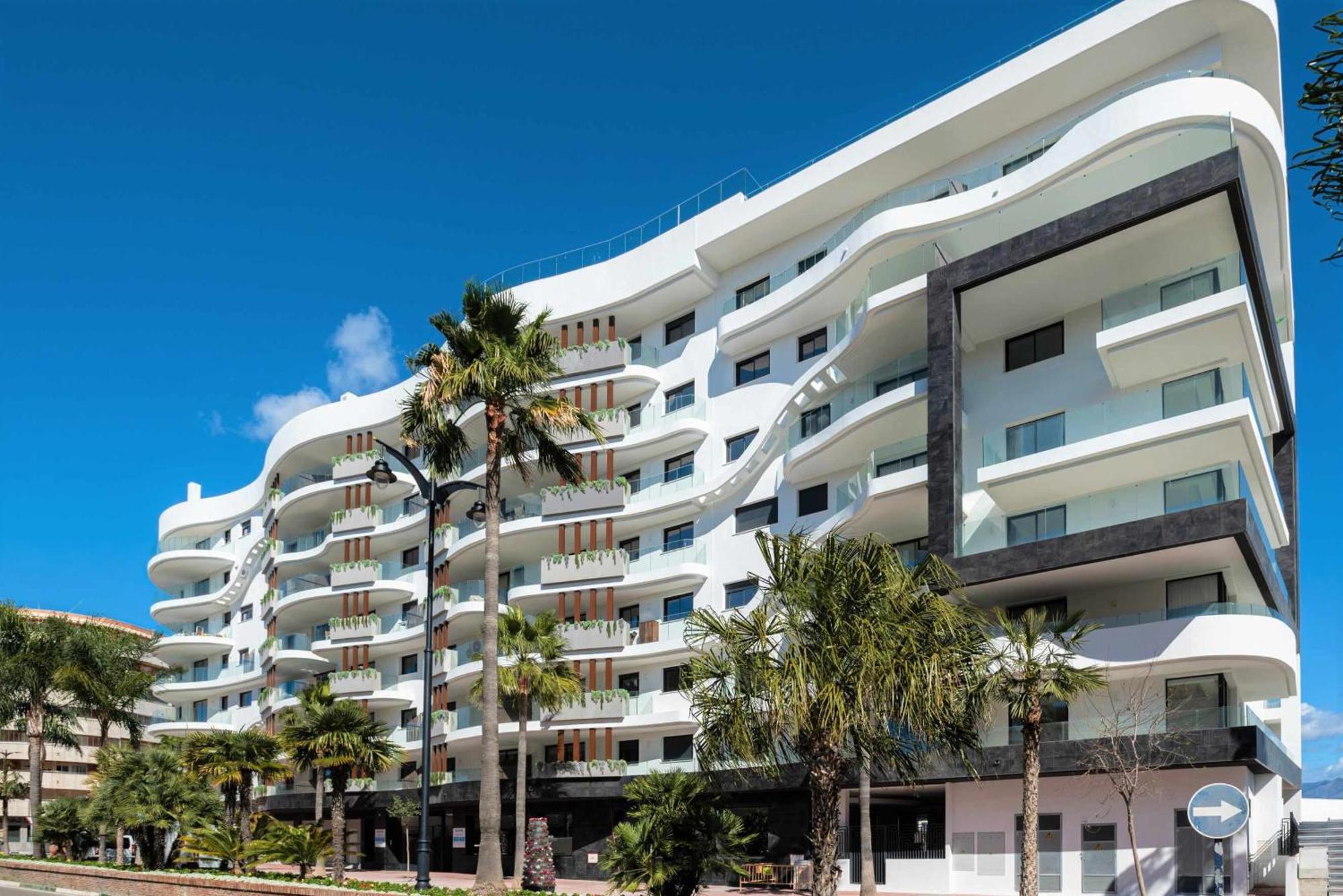 Selecta Roof View Infinity Pool Apartment Estepona