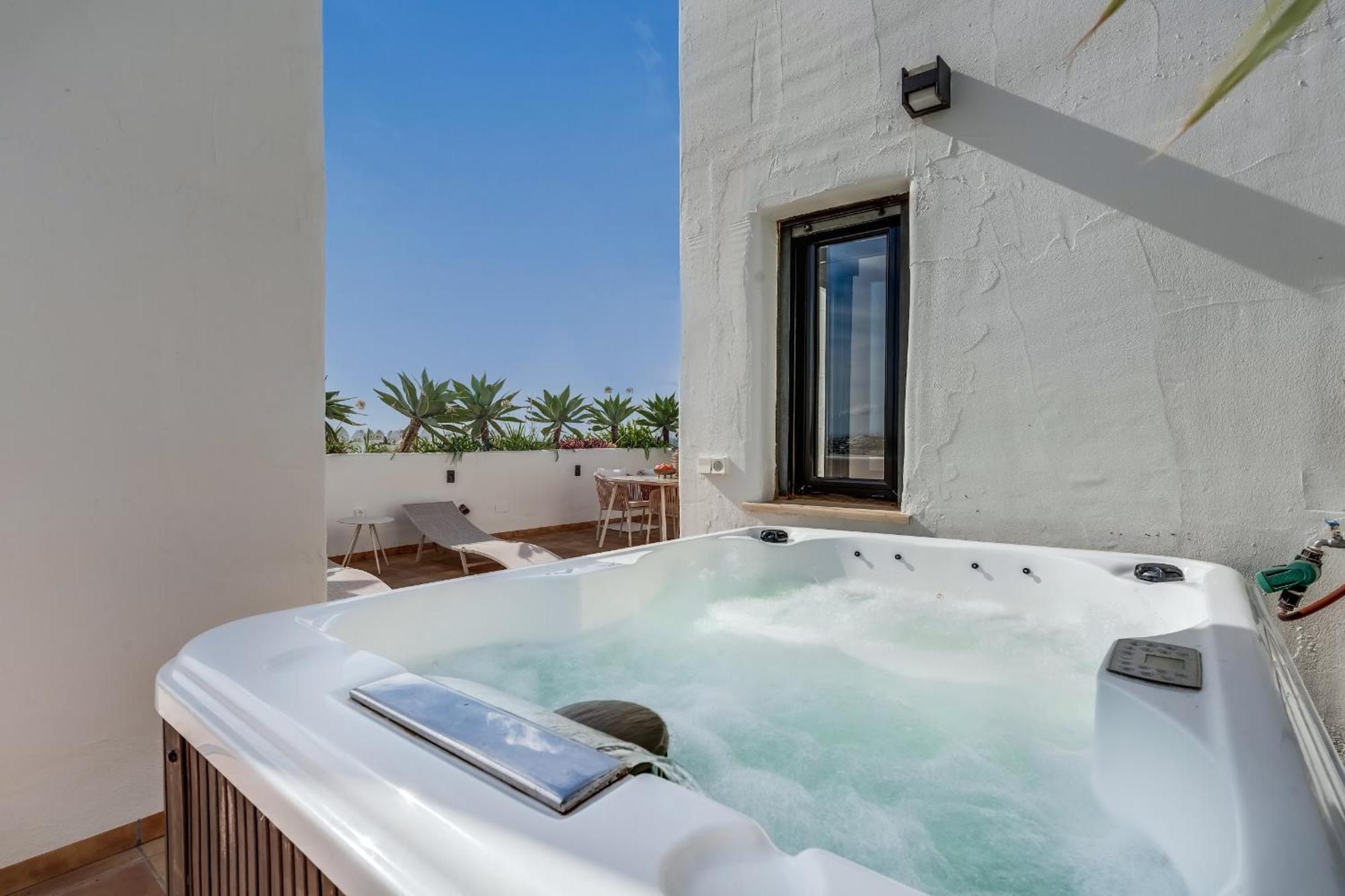 Prachtig Penthouse Met Jacuzzi Estepona