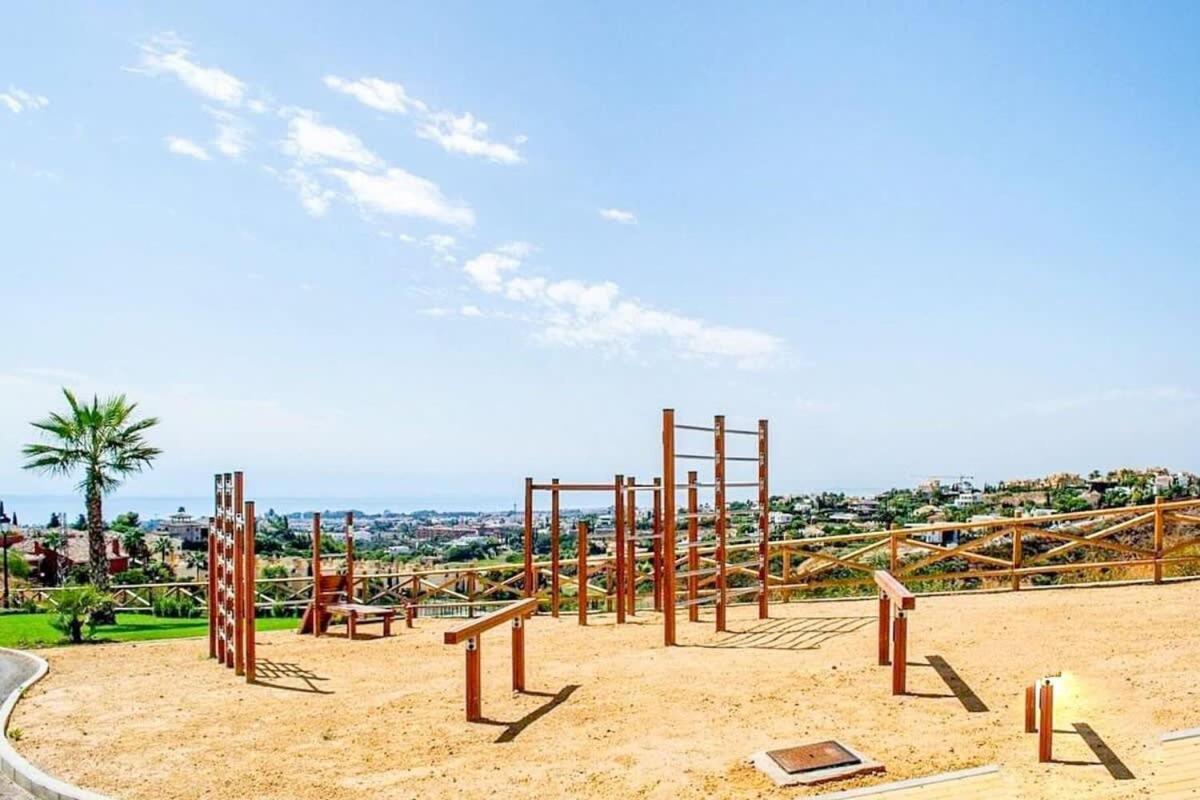 Paraiso Pueblo Deluxe Family Pools Gym Apartment
