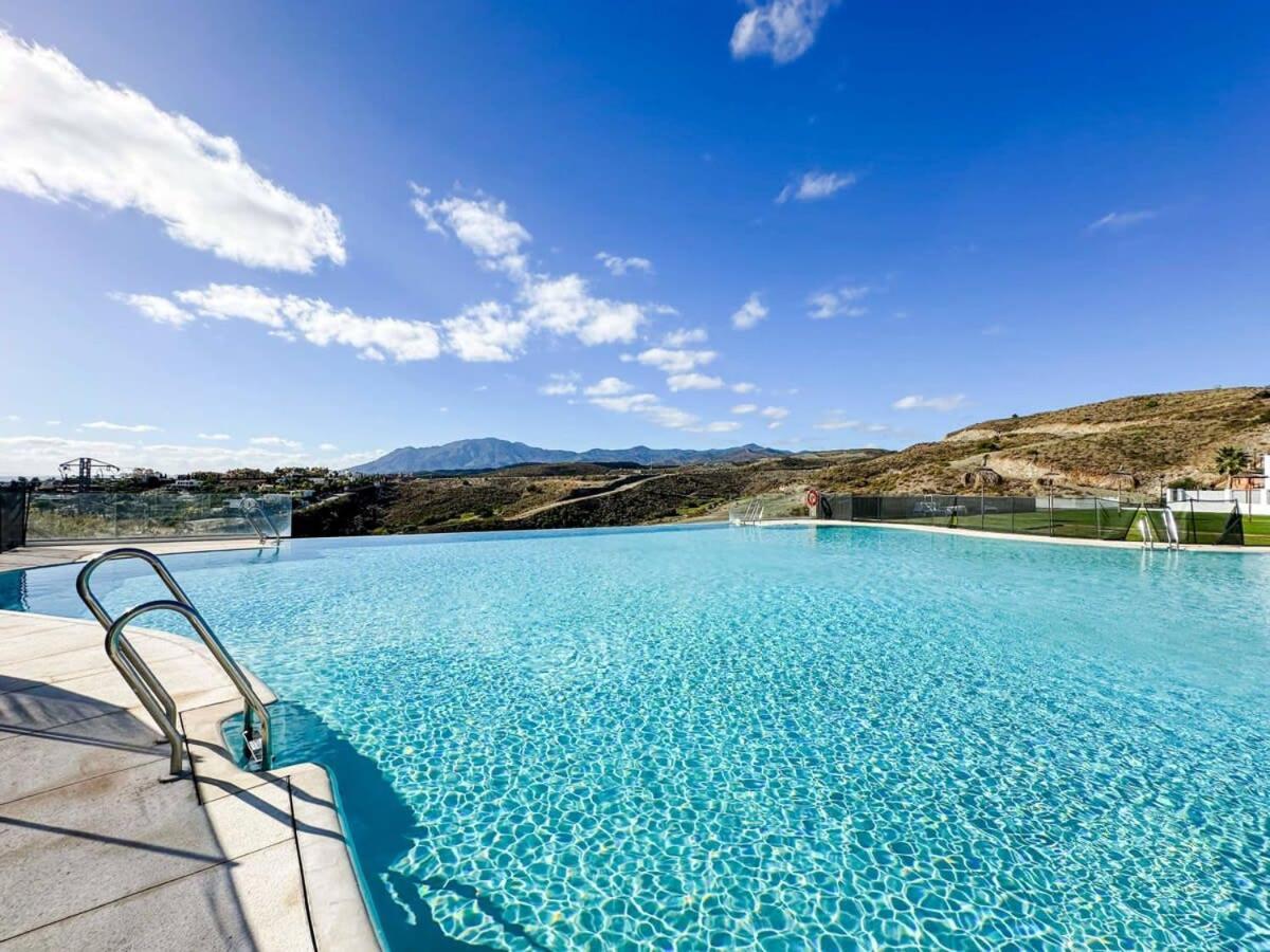 Paraiso Pueblo Deluxe Family Pools Gym Apartment *