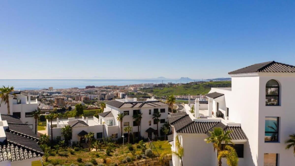 Mirador Hills Luxury Hills Gym Pools Restaurants Apartamento *