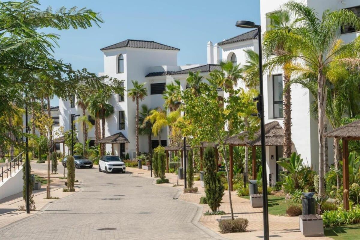 Mirador Hills Luxury Hills Gym Pools Restaurants *