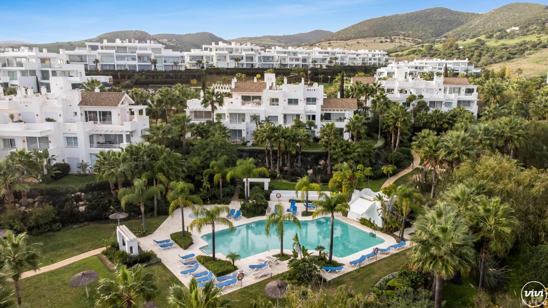 Vivi Homes - Casa Sereno Pool, Terrace & Garden