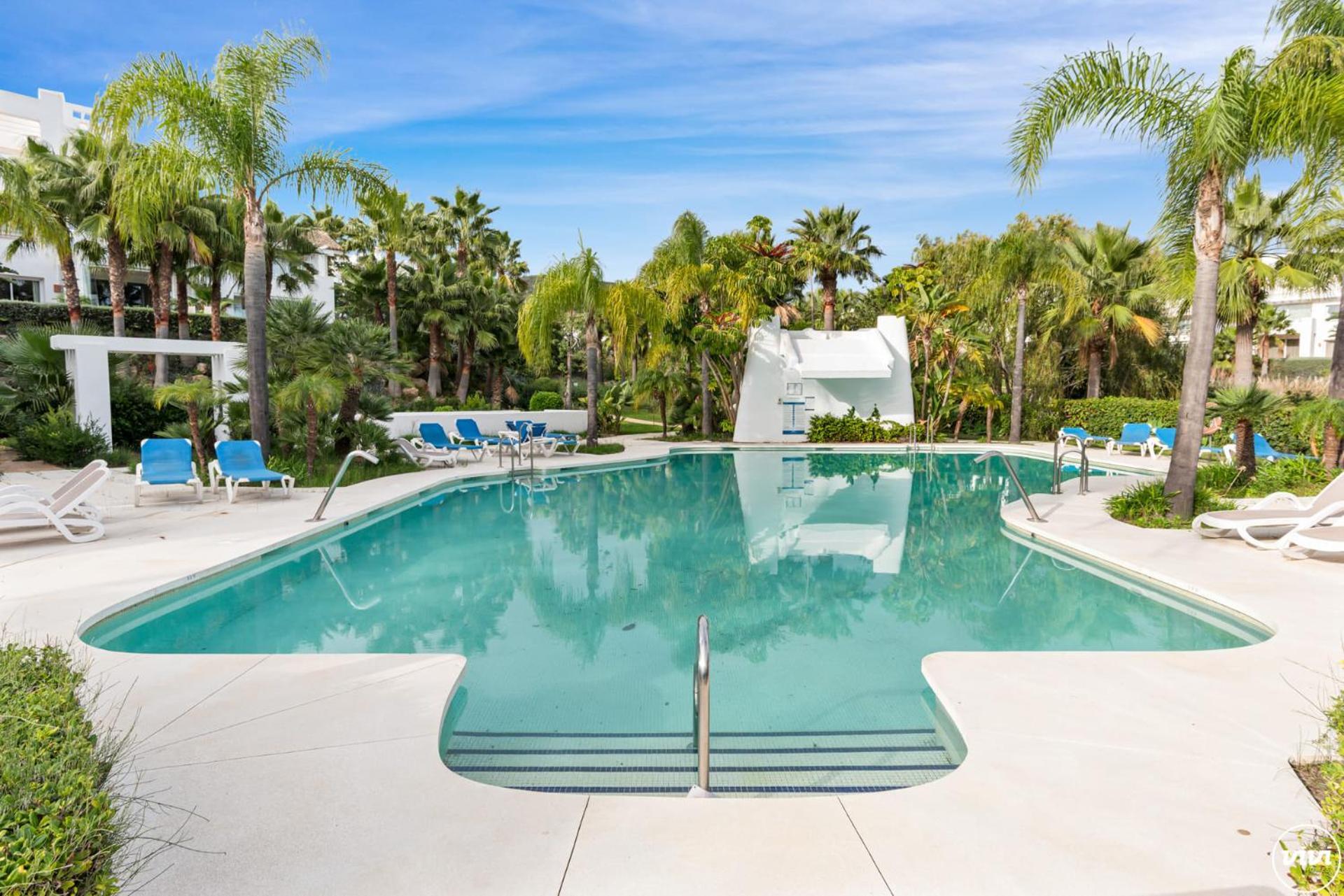 Vivi Homes - Casa Sereno Pool, Terrace & Garden Apartment *