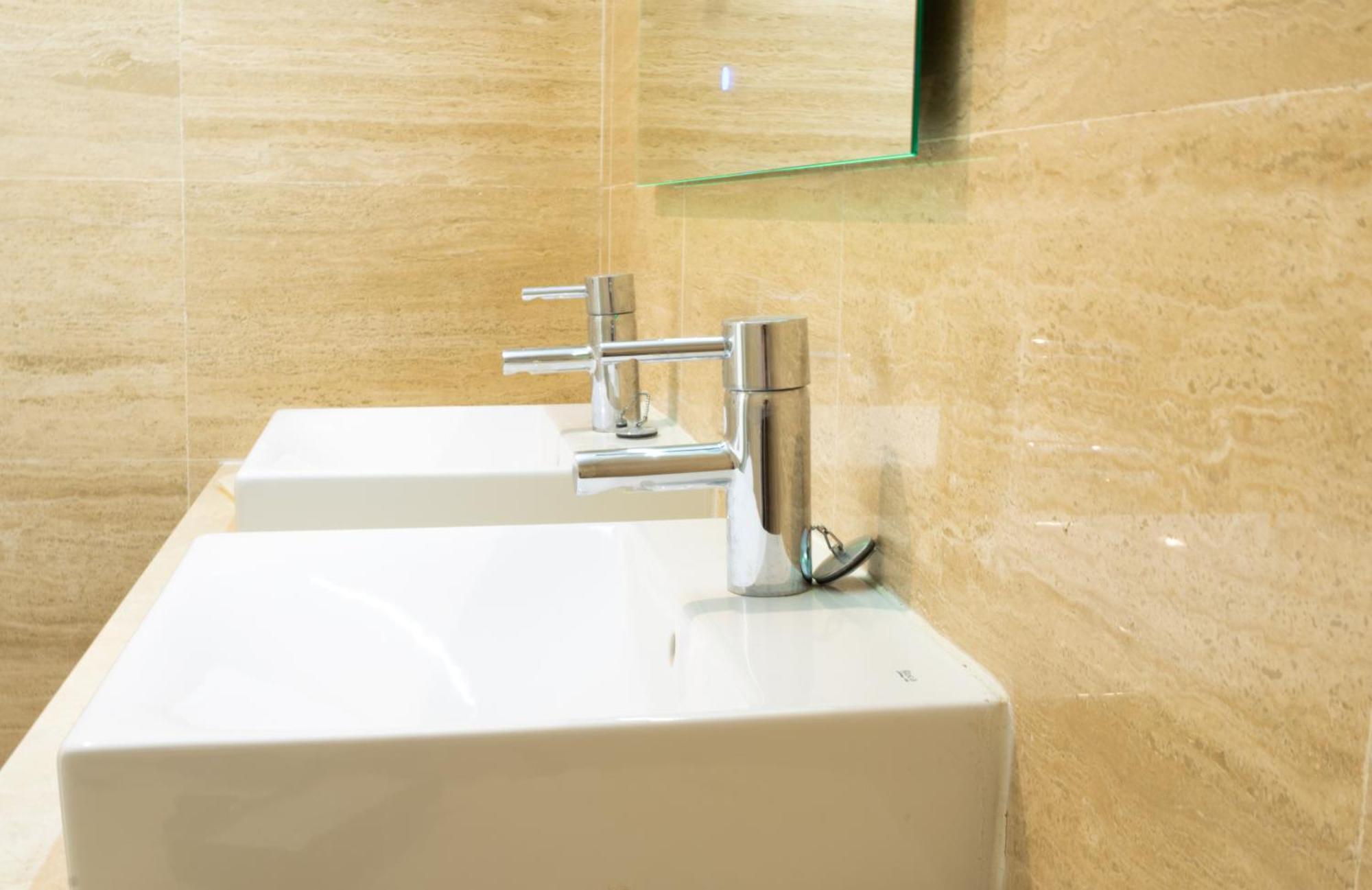 Bajo Encantador Y Familiar En Benahavis Apartment Estepona