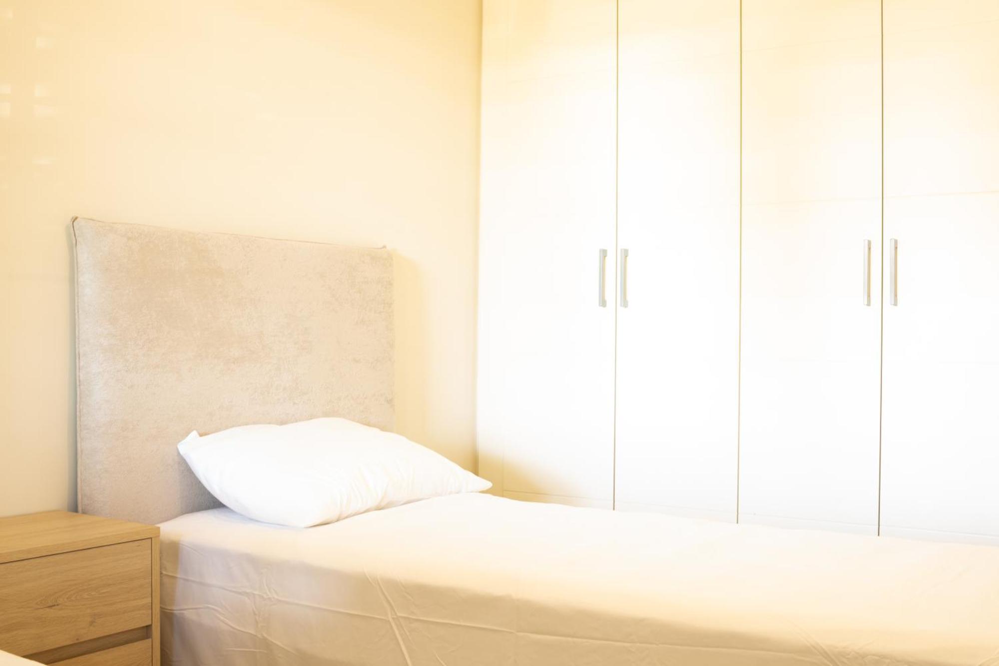 Bajo Encantador Y Familiar En Benahavis Apartment Estepona