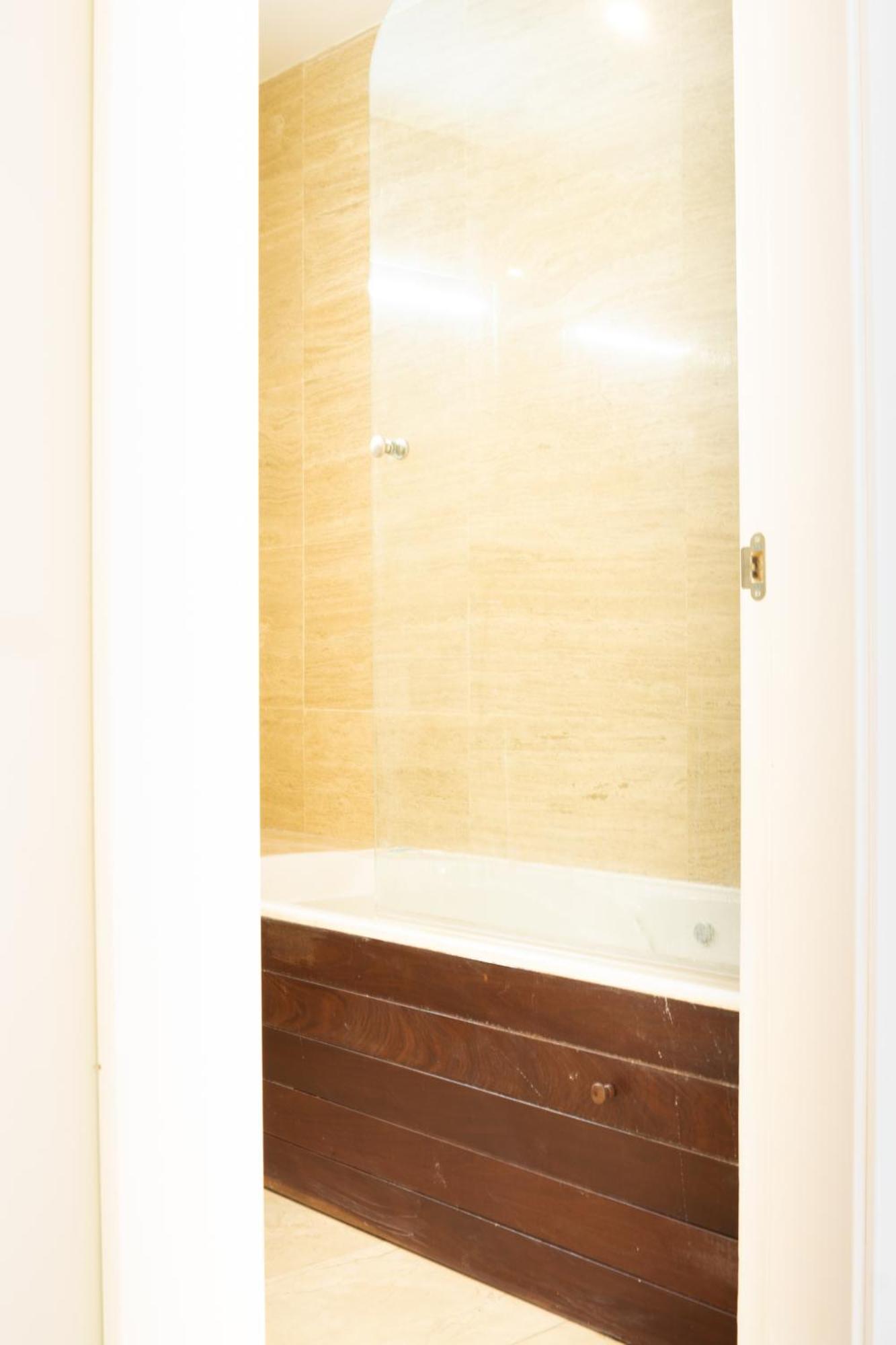 Apartamento Bajo Encantador Y Familiar En Benahavis