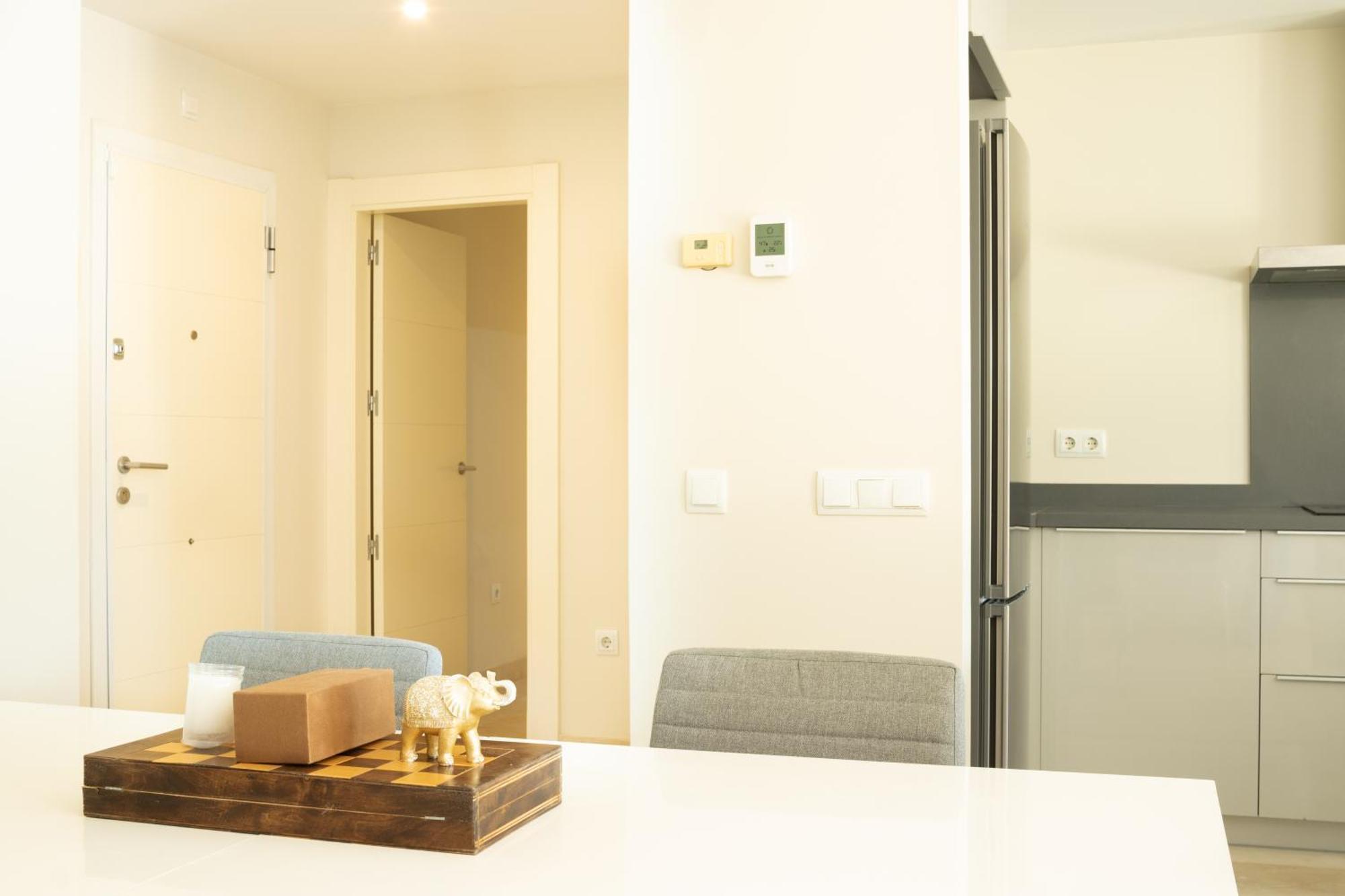 Bajo Encantador Y Familiar En Benahavis Apartamento *