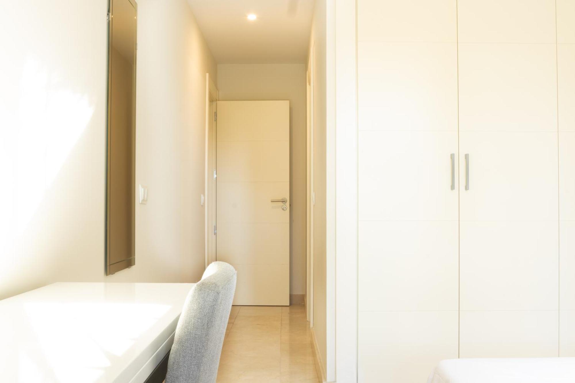 Bajo Encantador Y Familiar En Benahavis Apartamento