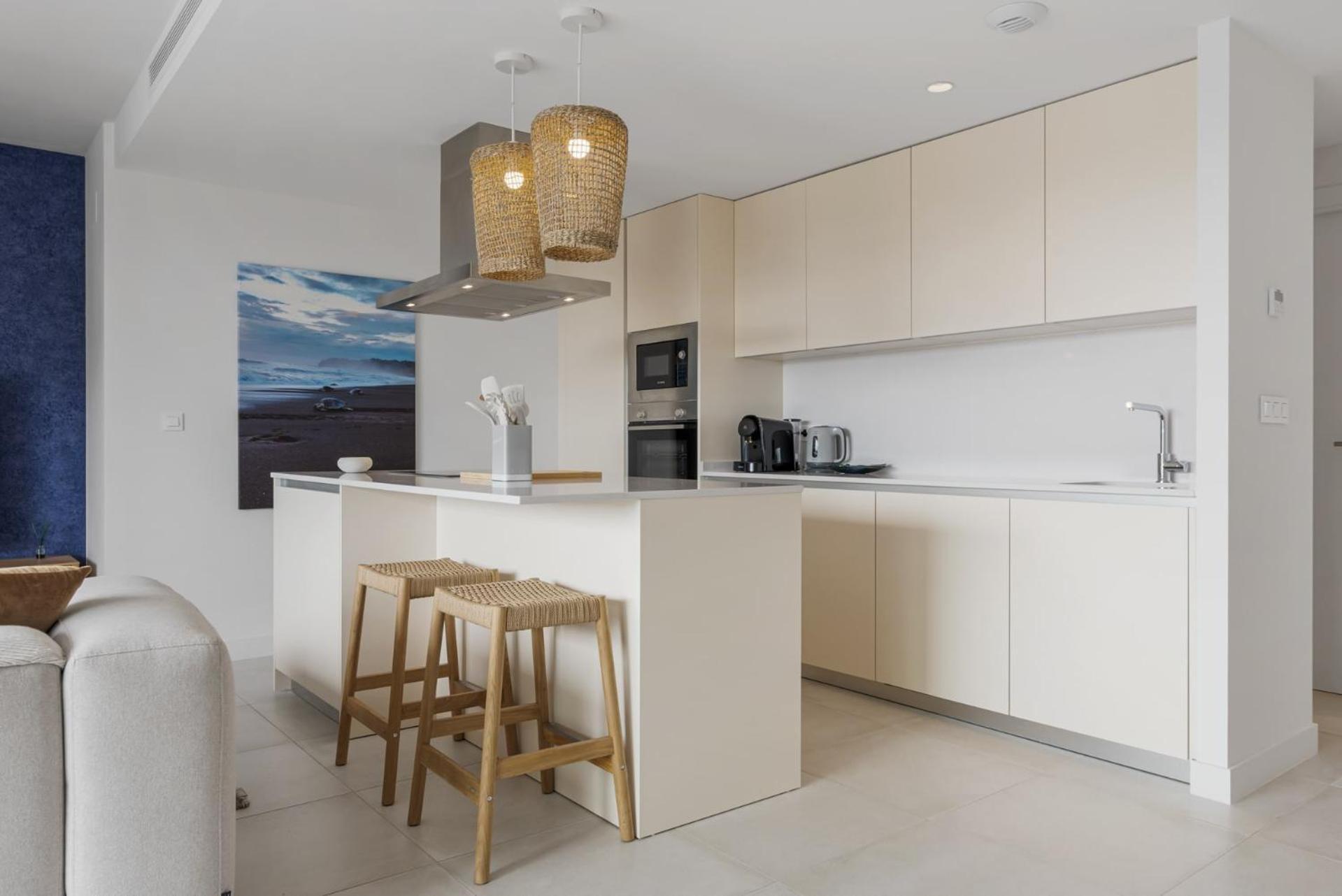 Vivi Homes - Eros Luxury, Pool, Sauna, Gym & Terrace Apartment