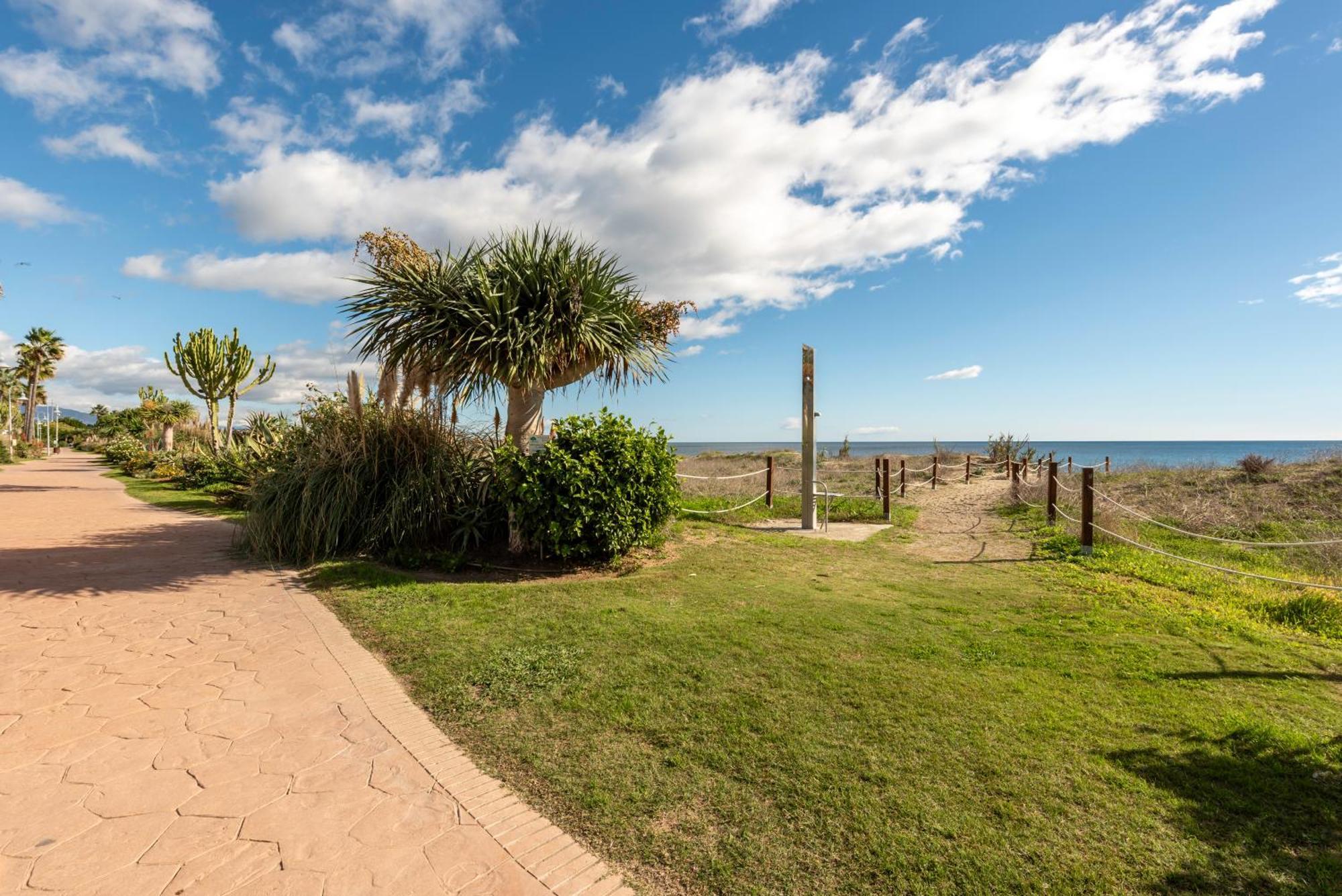 Afrodite - Frontline Apartment Estepona