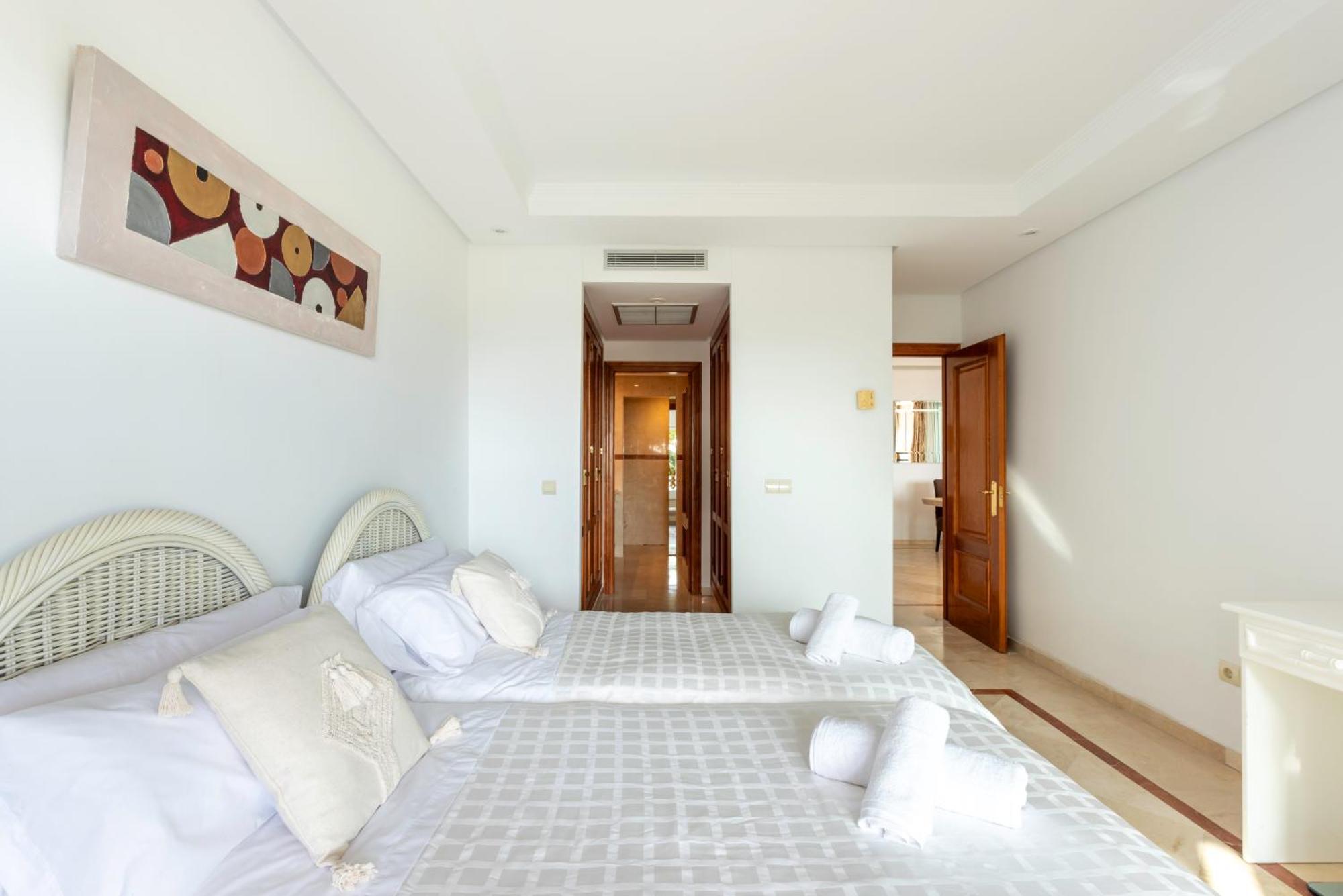 Afrodite - Frontline Apartment *